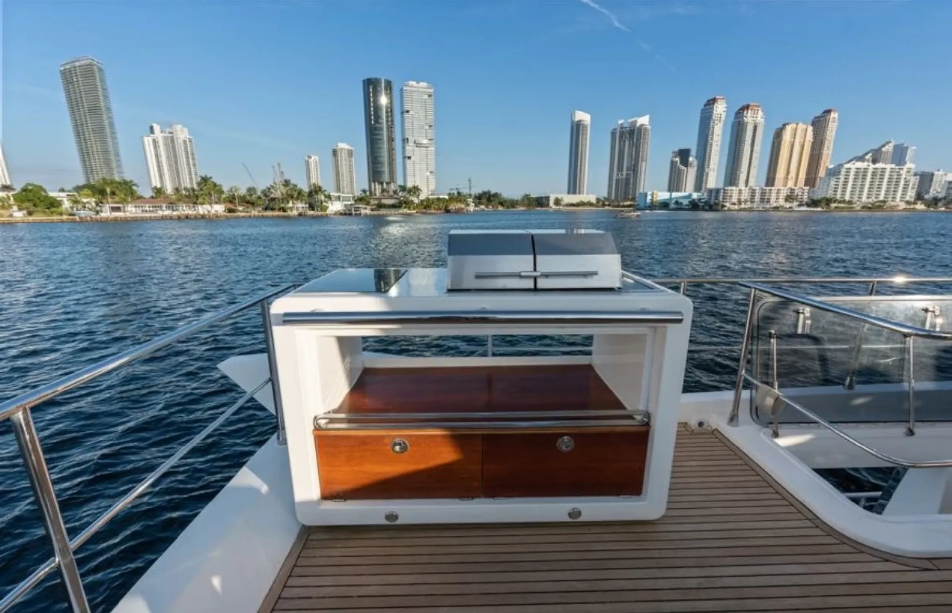 Azimut 68 FLYBRIDGE in Miami, FL — photo 10