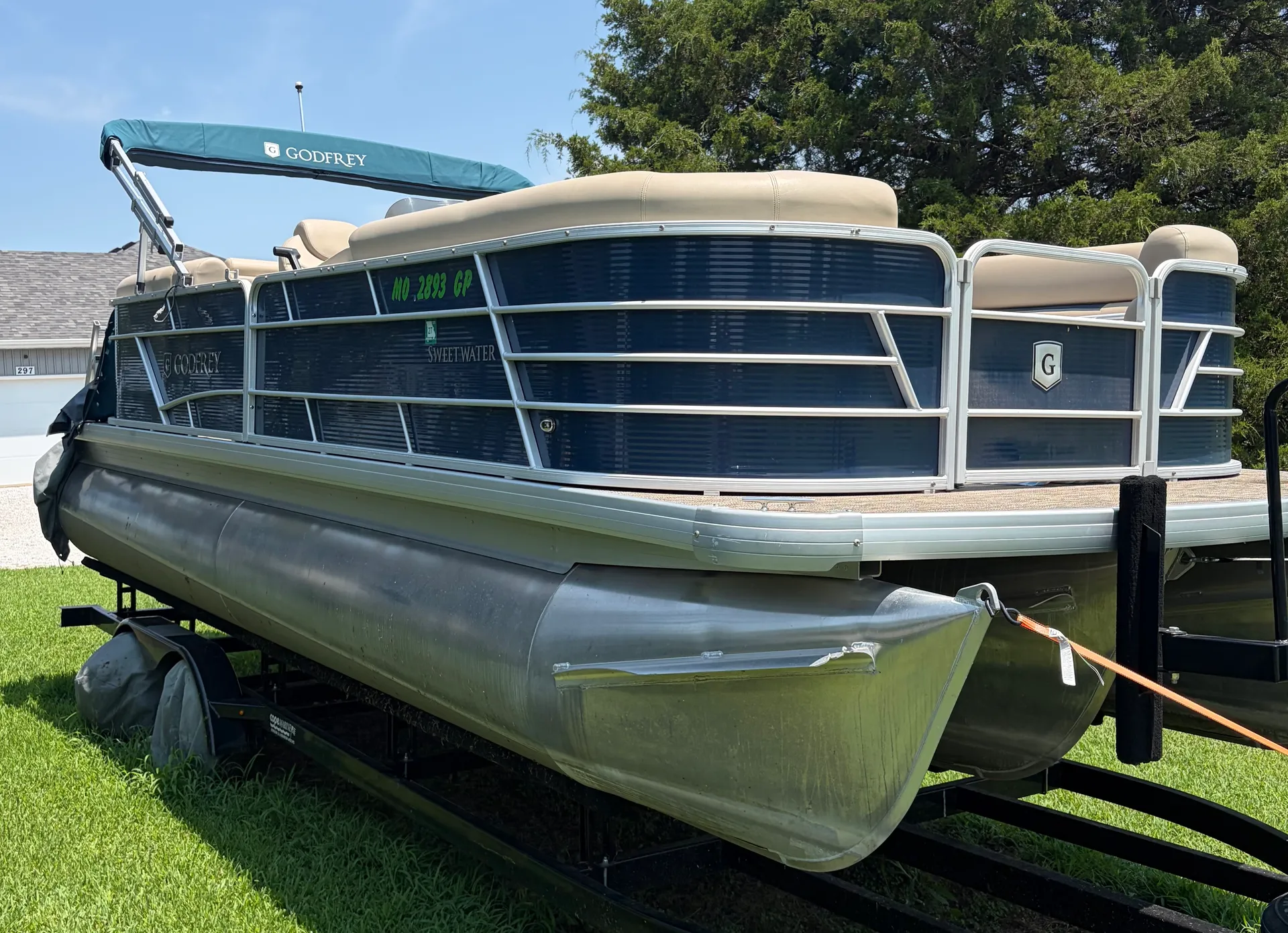 GODFREY MARINE SWEETWATER 2286 BFX TRITOON in Billings, MO