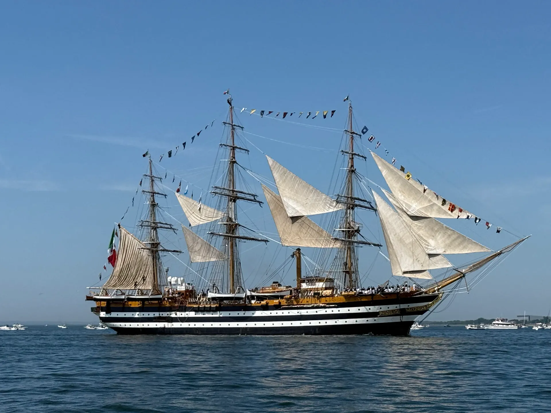 56 Ft Cruises around Manhattan NY and more...