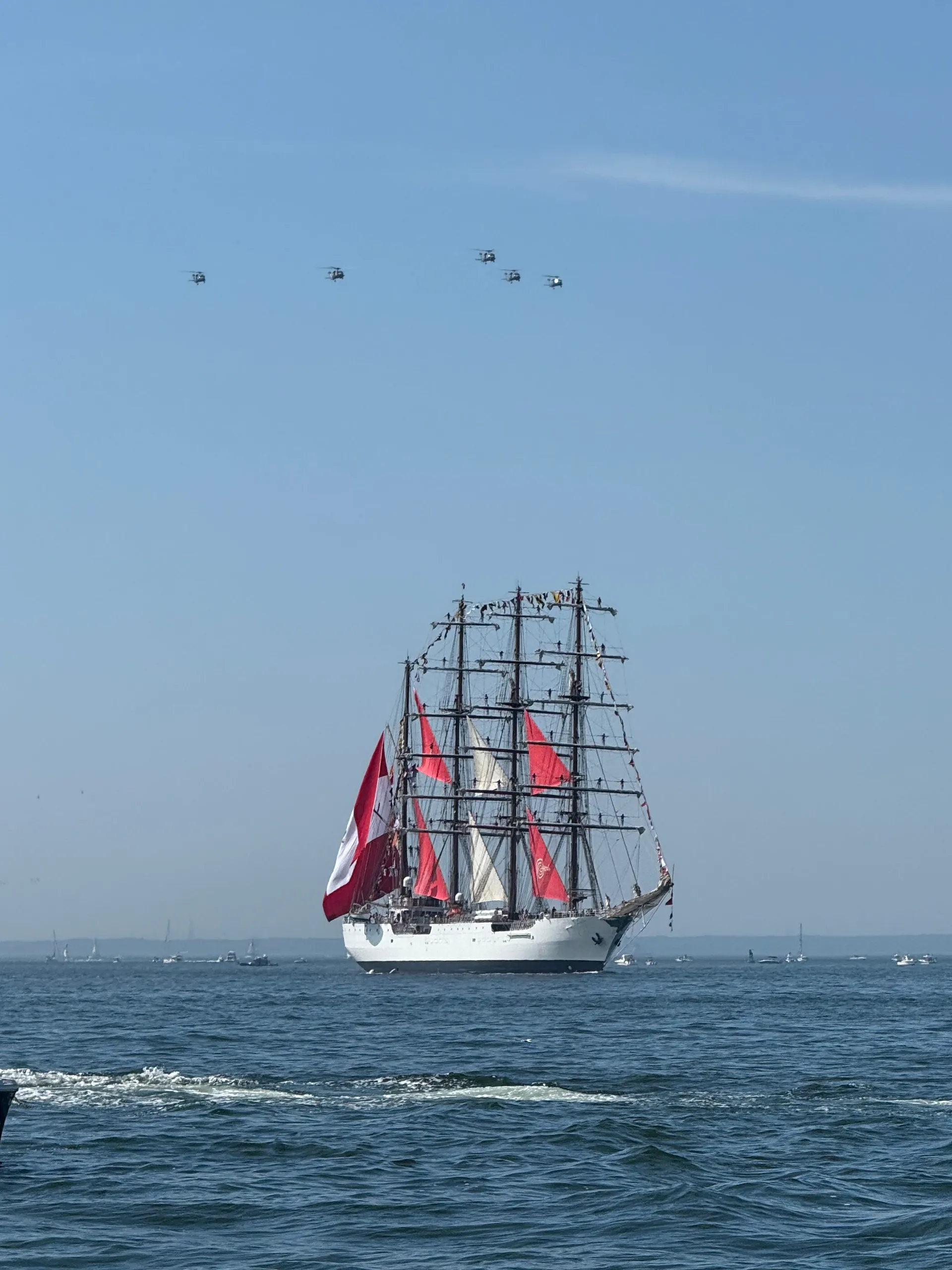 56 Ft Cruises around Manhattan NY and more...