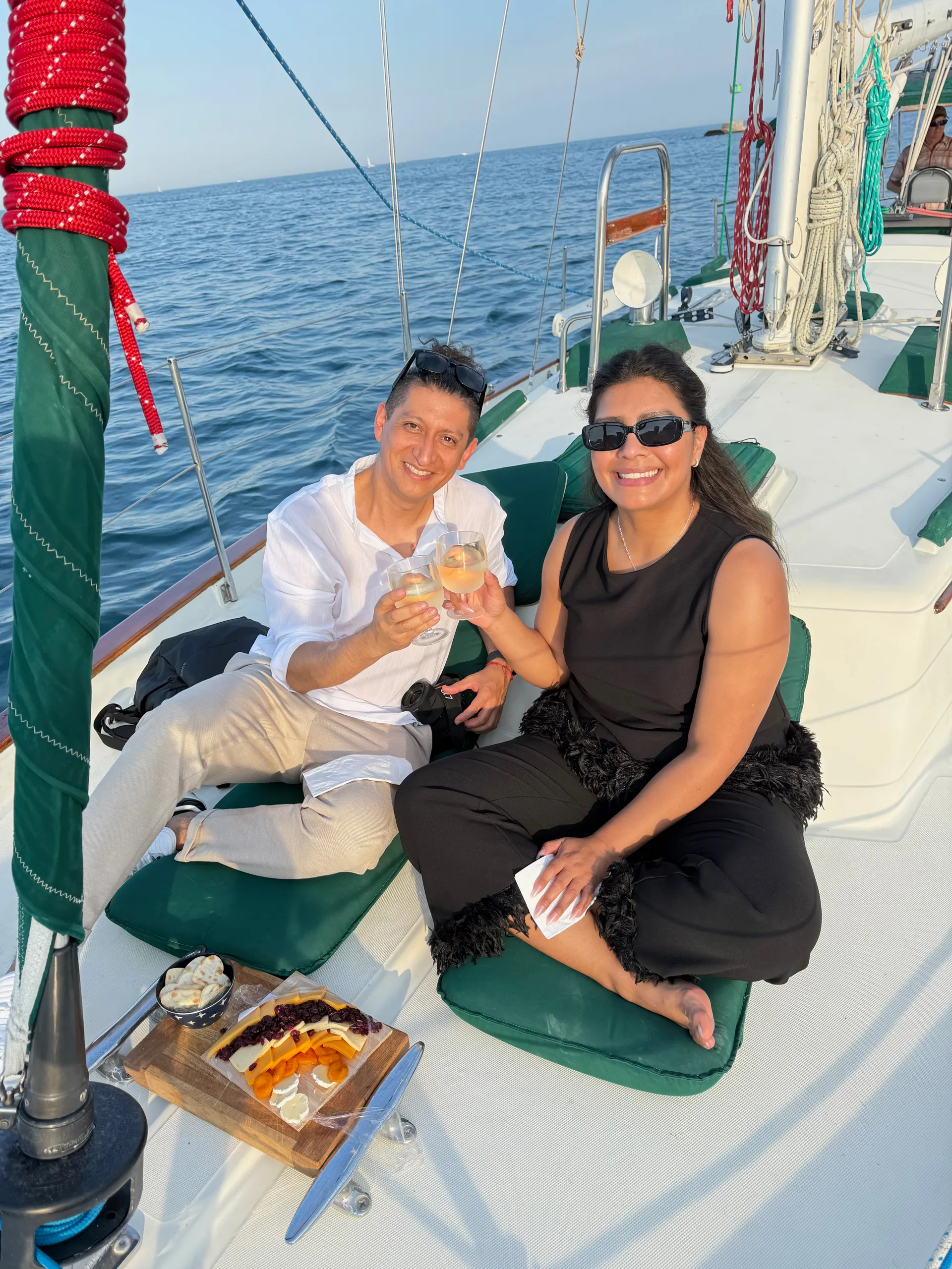 Helios — World-Class 40' Sailboat for Adventure & Comfort in Chicago