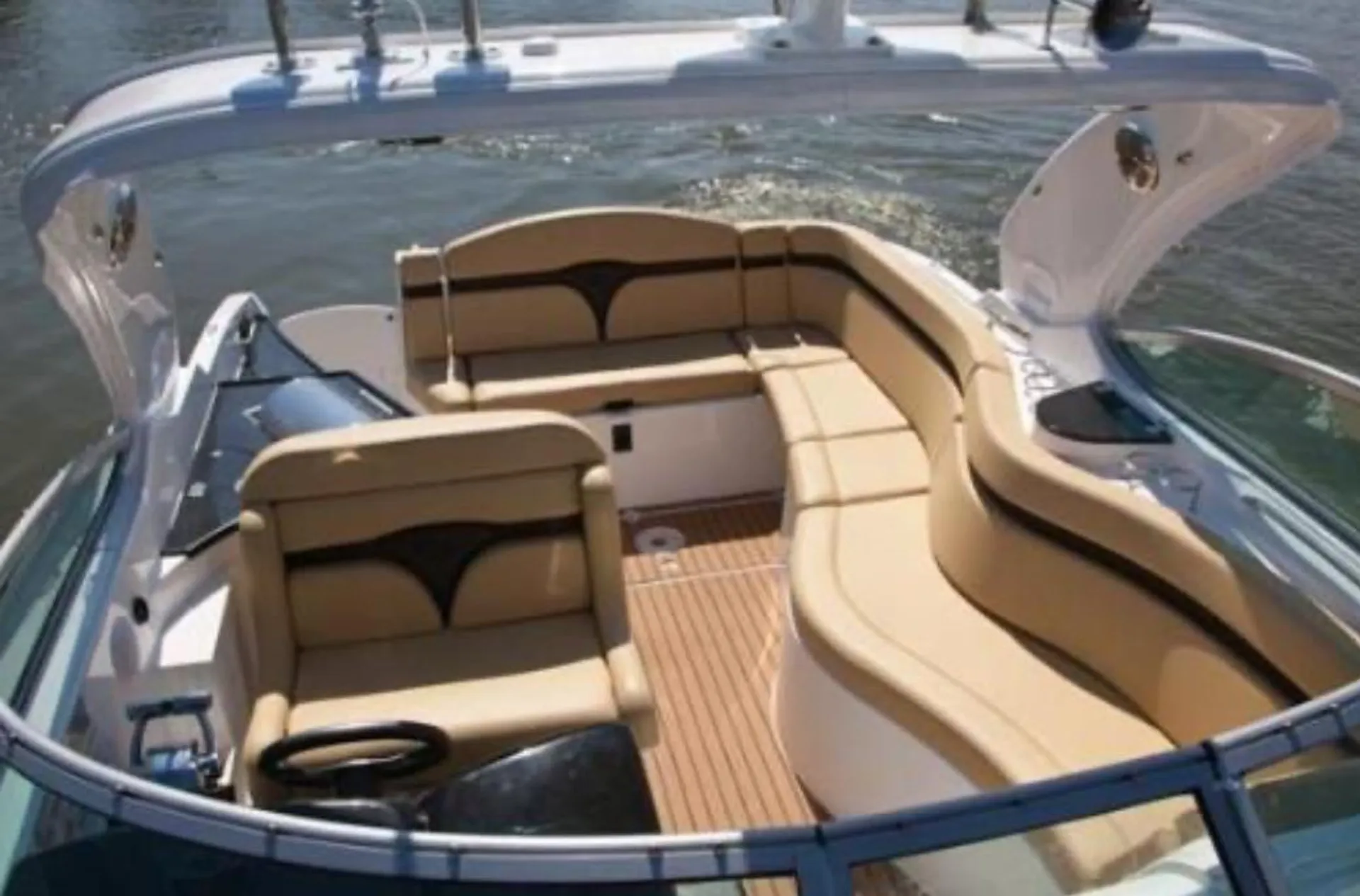RINKER BOATS 310 EXPRESS CRUISER in Seattle, WA — photo 4