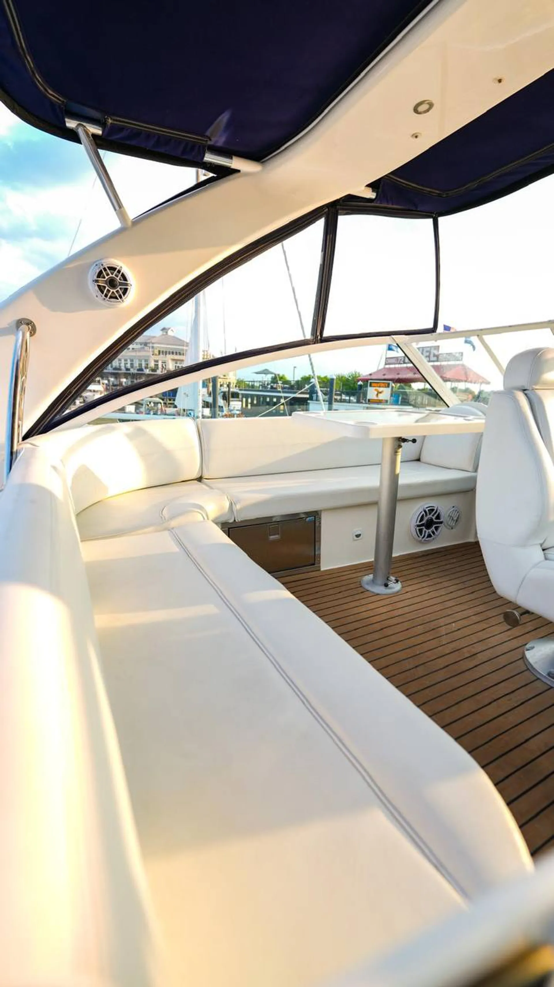 “Cruisers Yachts 447 – Where Relaxation Meets Luxury”