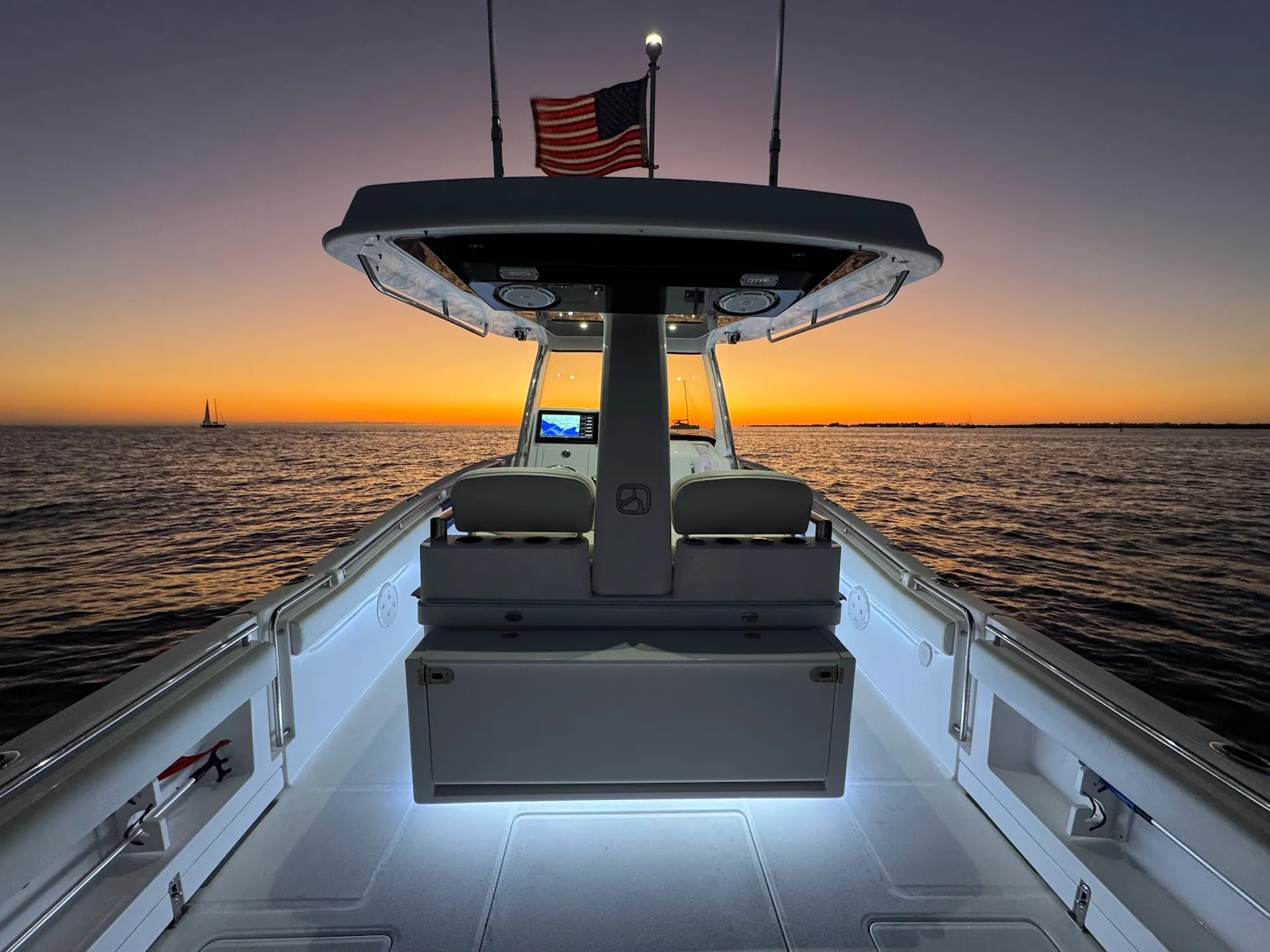 Still Dreamin’ – Luxury Belzona 325 Charter