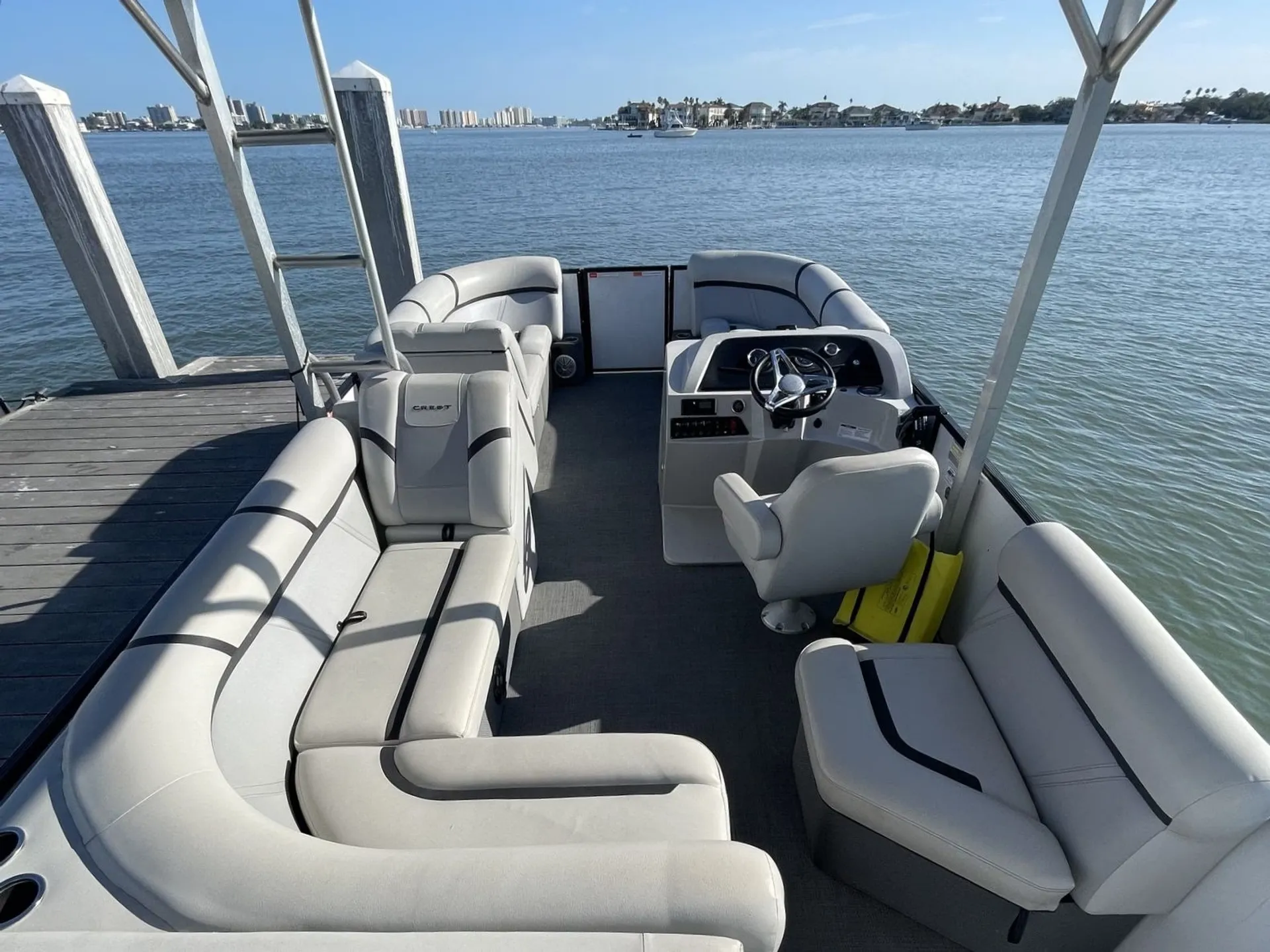 Crest Pontoons 220 in Belleair Bluffs, FL — photo 6