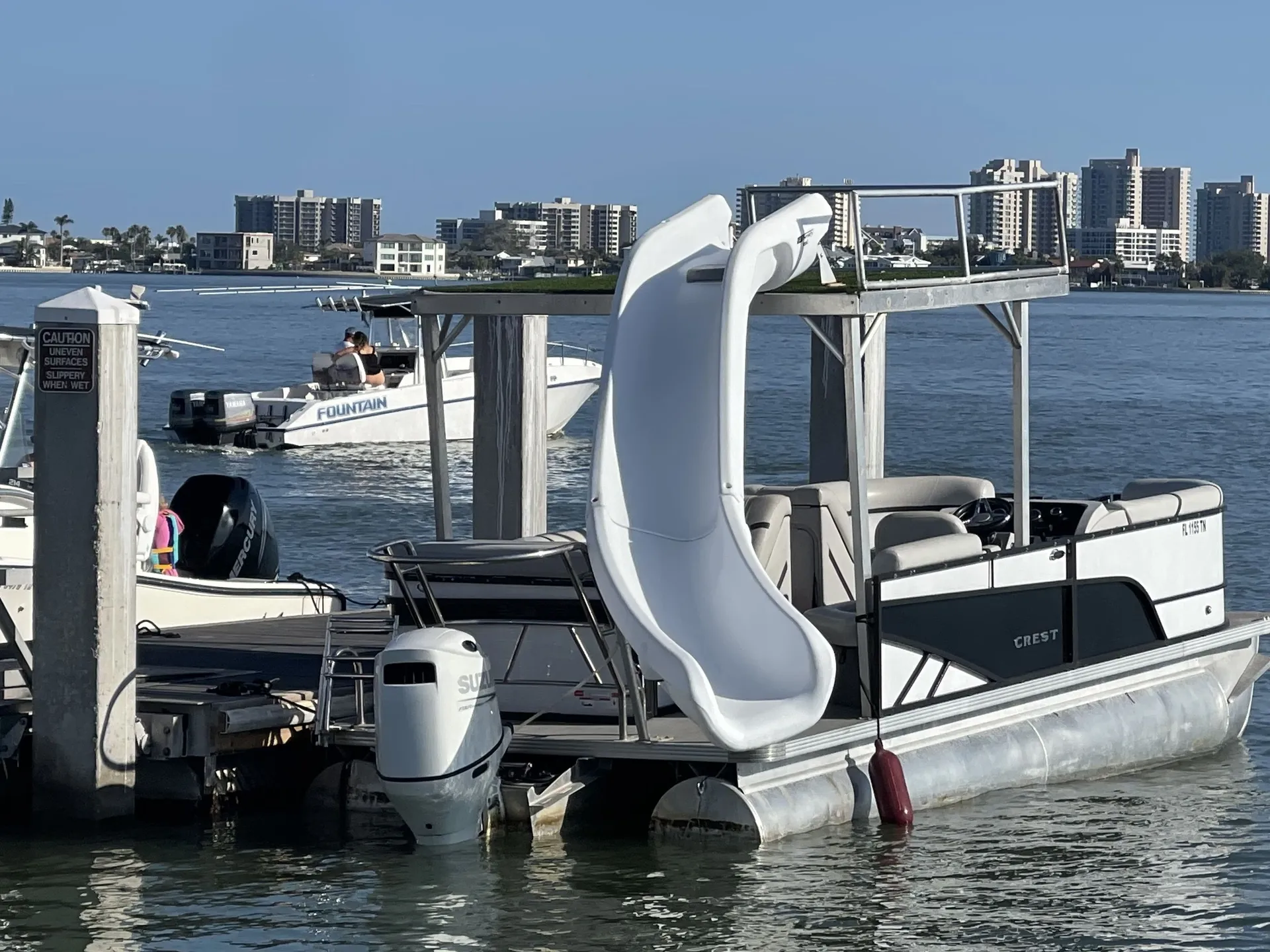 Crest Pontoons 220 in Belleair Bluffs, FL — photo 2