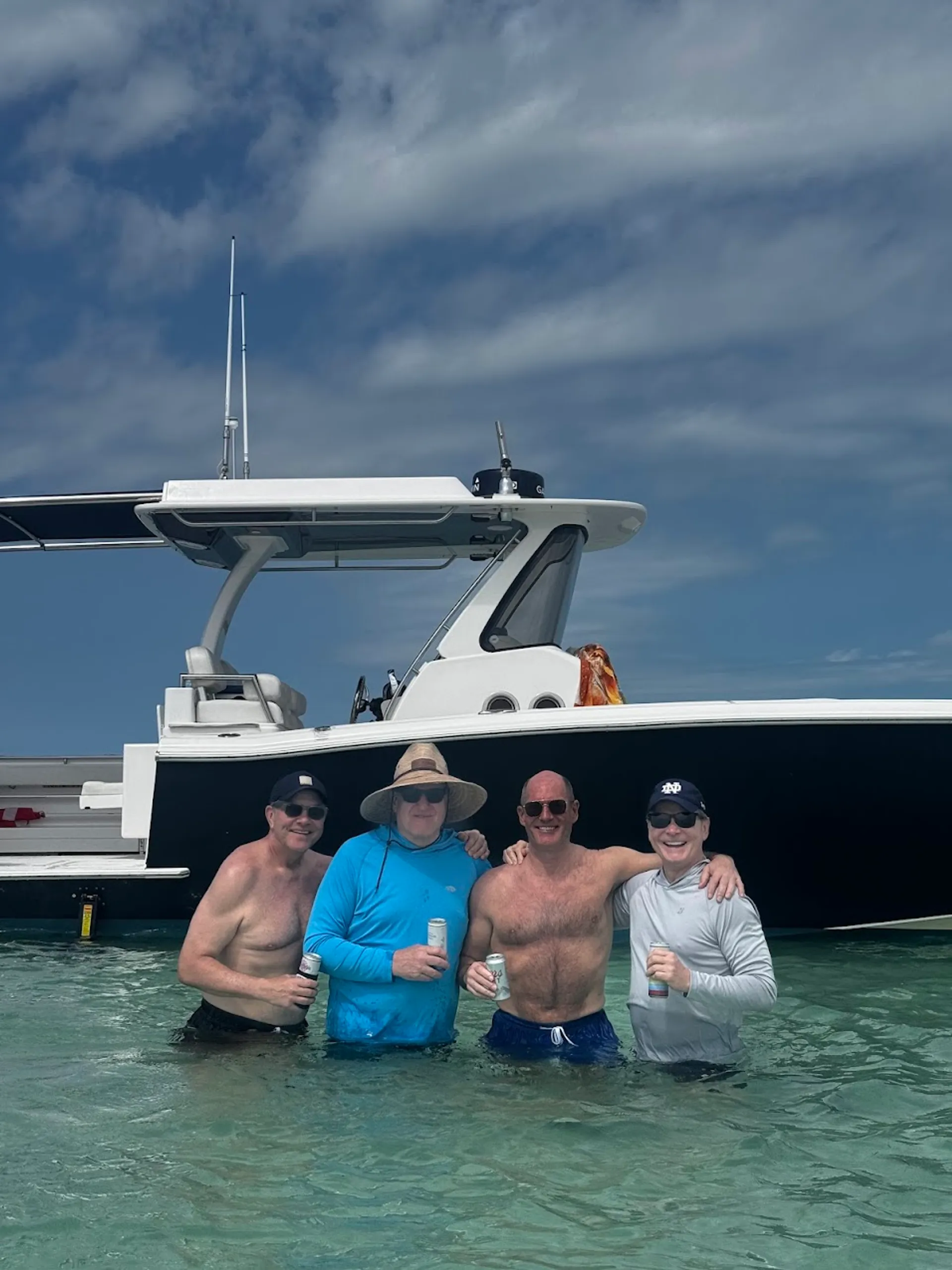 Still Dreamin’ – Luxury Belzona 325 Charter