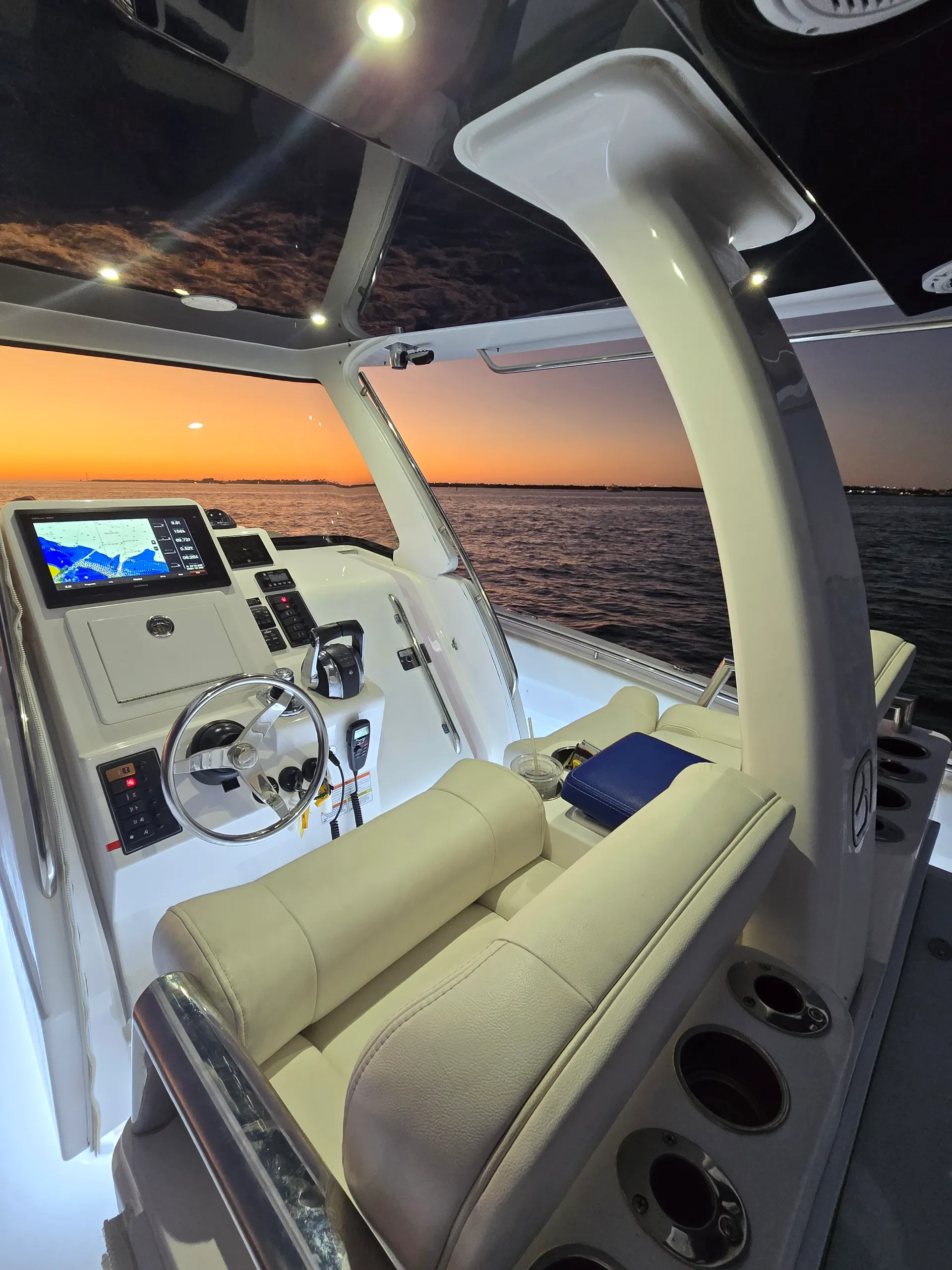 Still Dreamin’ – Luxury Belzona 325 Charter