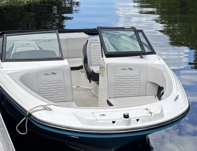 Rent a SEA RAY BOATS bow rider in Mount Arlington, NJ near me