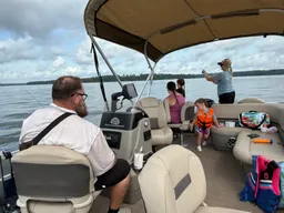 2024 Sun Tracker Lake Conroe – Private Slip (Captain Optional) boat photo