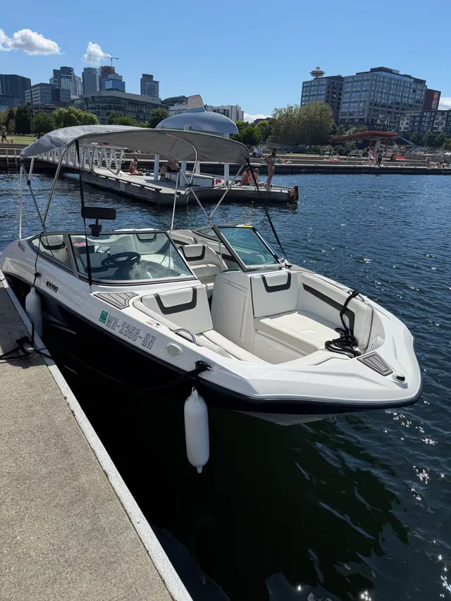 Rent a YAMAHA jet boat in Lynnwood, WA near me