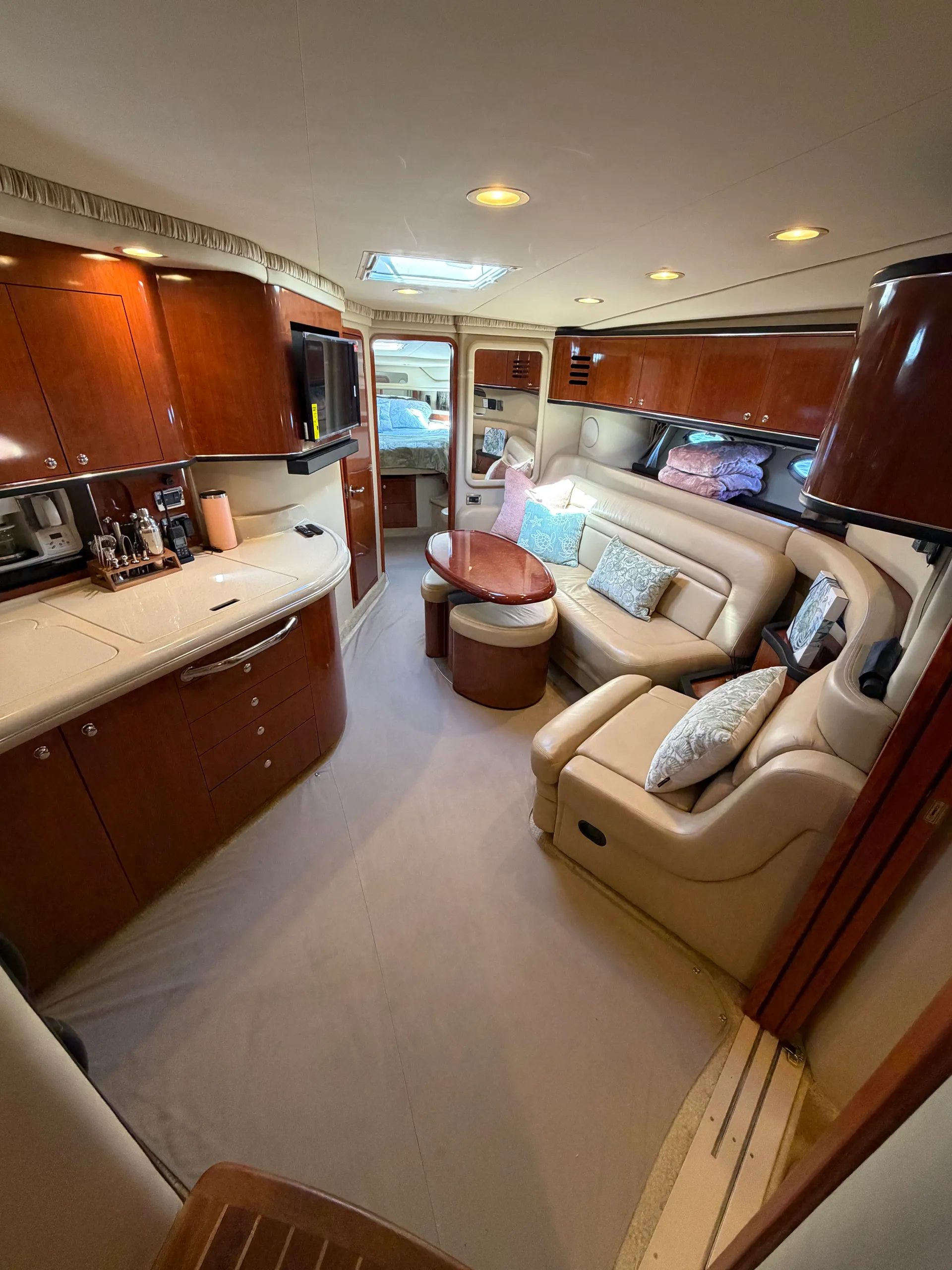 Sea Ray Boats 460 Sundancer in Montauk, NY — photo 4