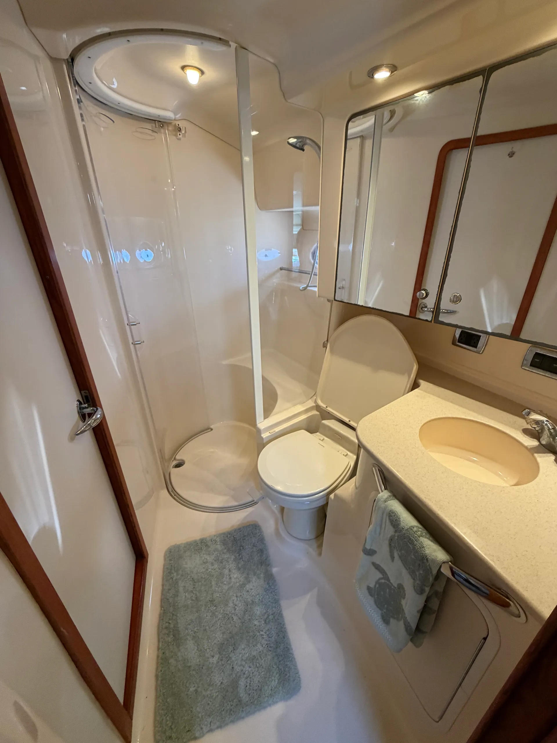Sea Ray Boats 460 Sundancer in Montauk, NY — photo 8
