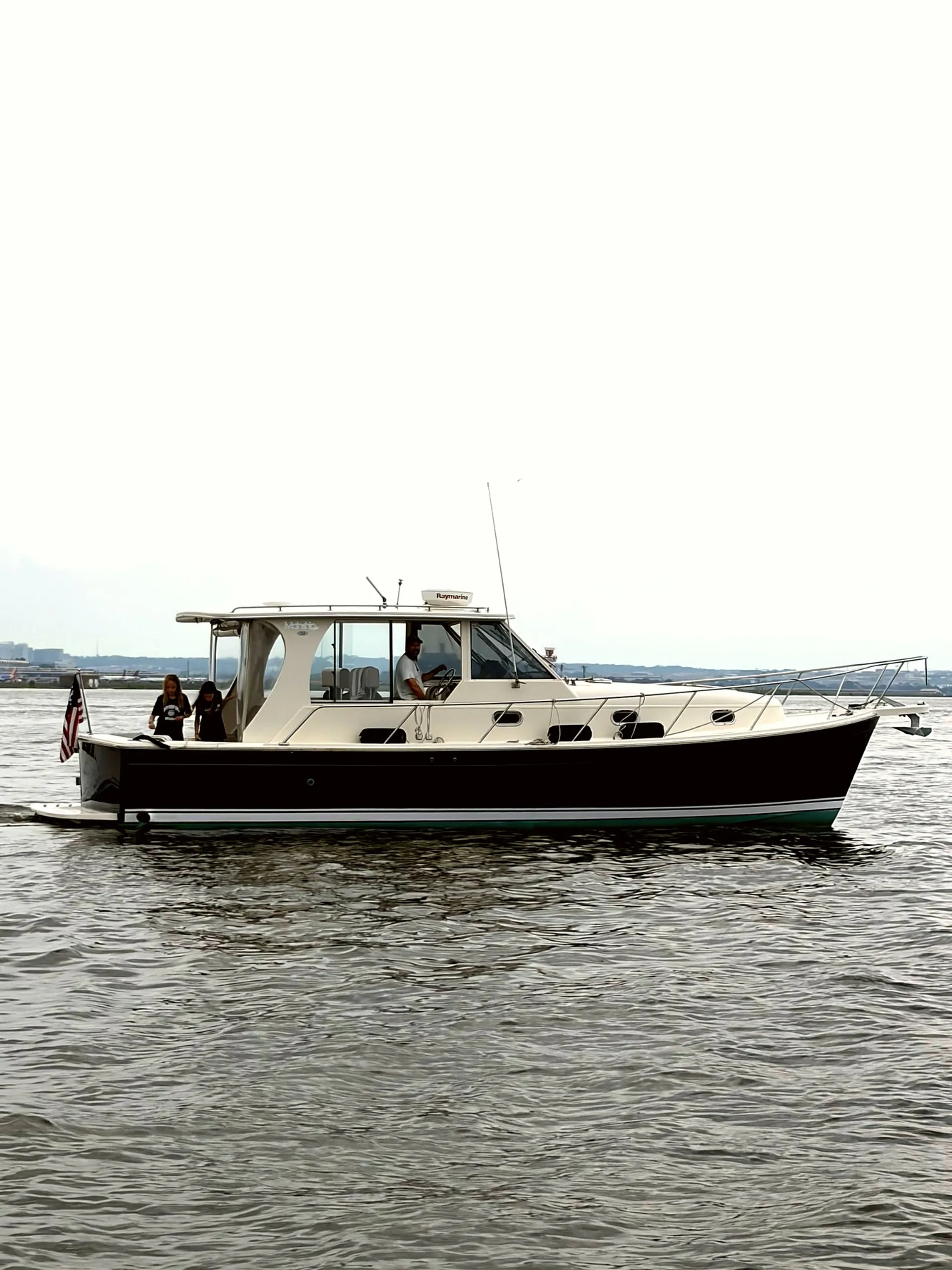 MAINSHIP 34 PILOT SEDAN in Washington, DC — photo 9
