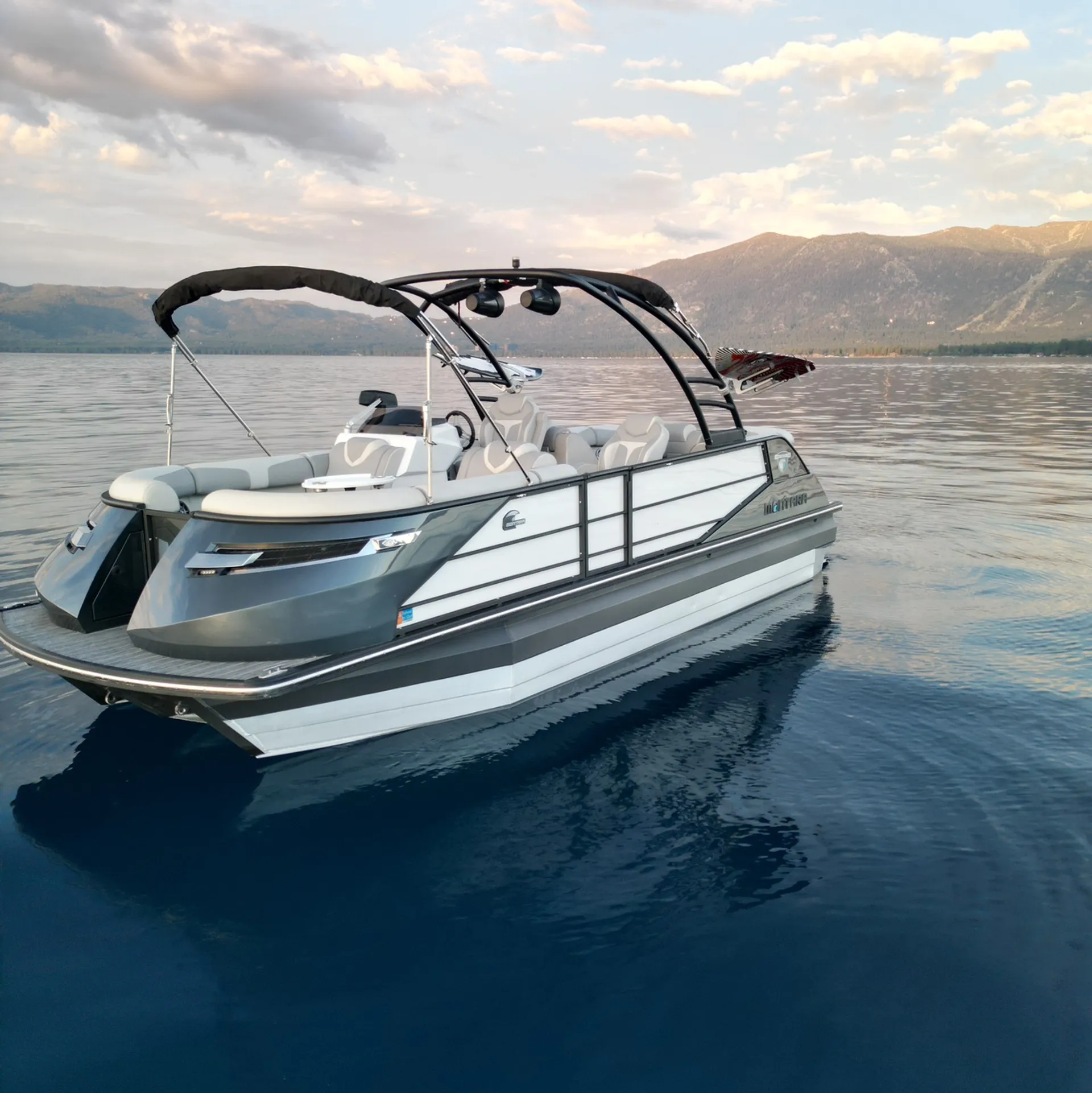 Montara Surf Boss 25' in South Lake Tahoe, CA