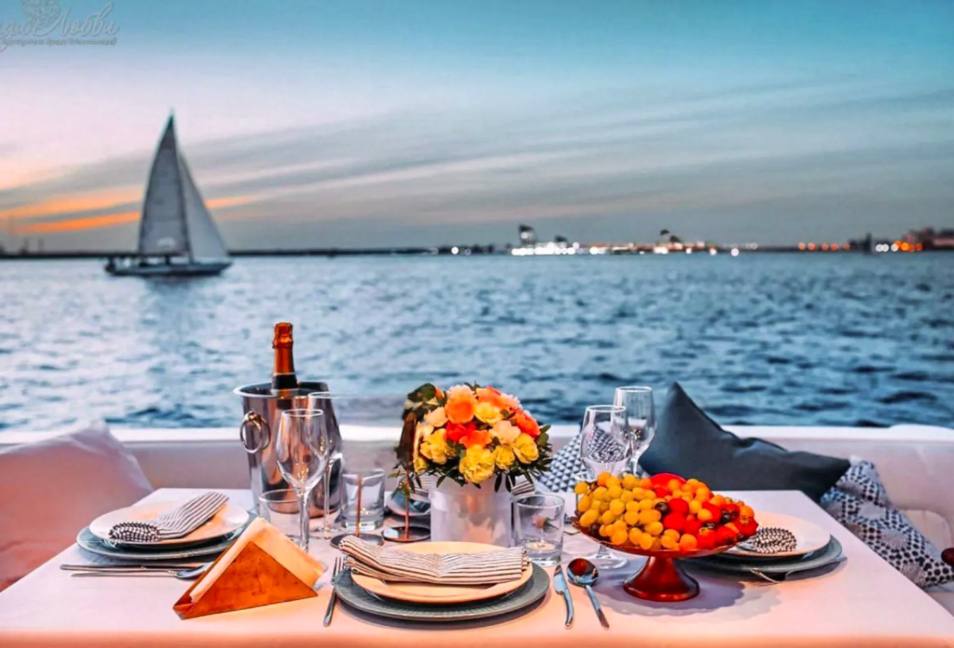 Private Yacht Charter- Bayliner 40ft with Captain in Seattle, San Juan