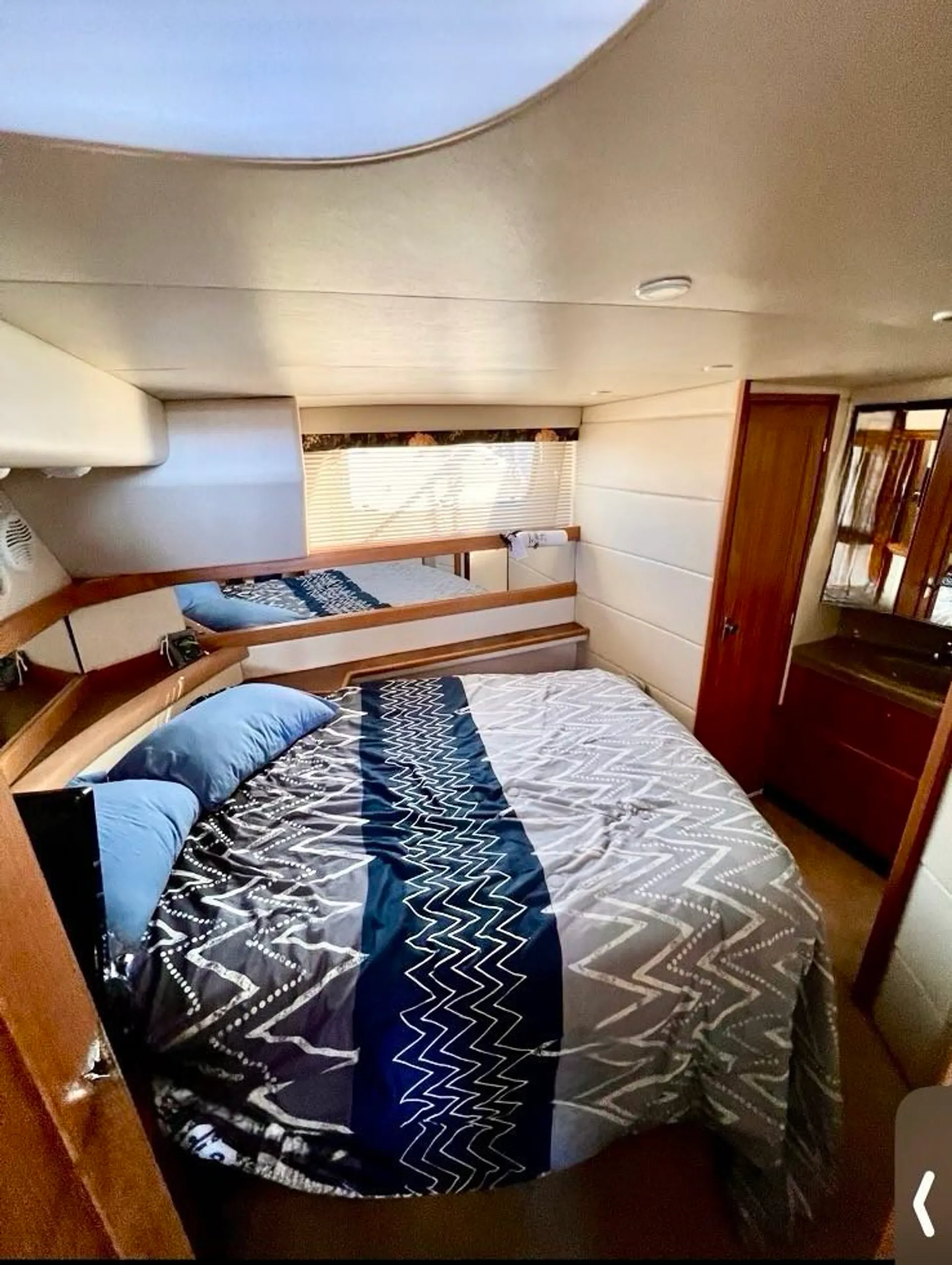 Private Yacht Charter- Bayliner 40ft with Captain in Seattle, San Juan