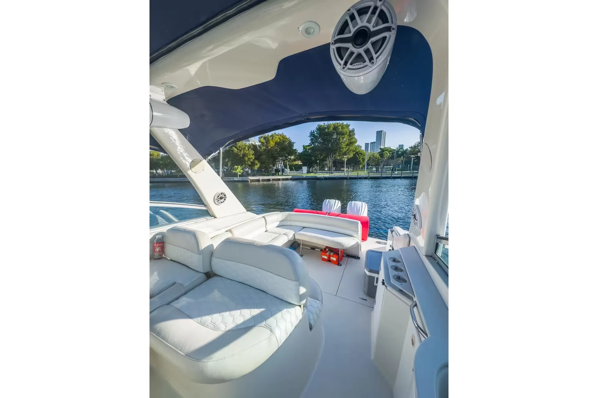 MONTEREY BOATS 302 CR in Fort Lauderdale, FL — photo 4