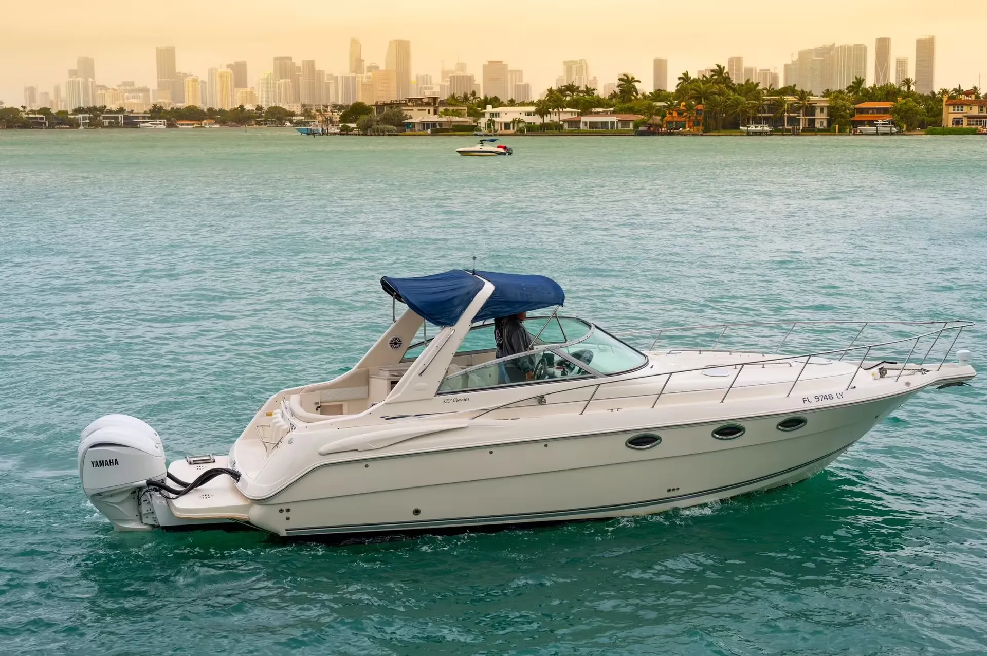 MONTEREY BOATS 302 CR in Fort Lauderdale, FL — photo 2