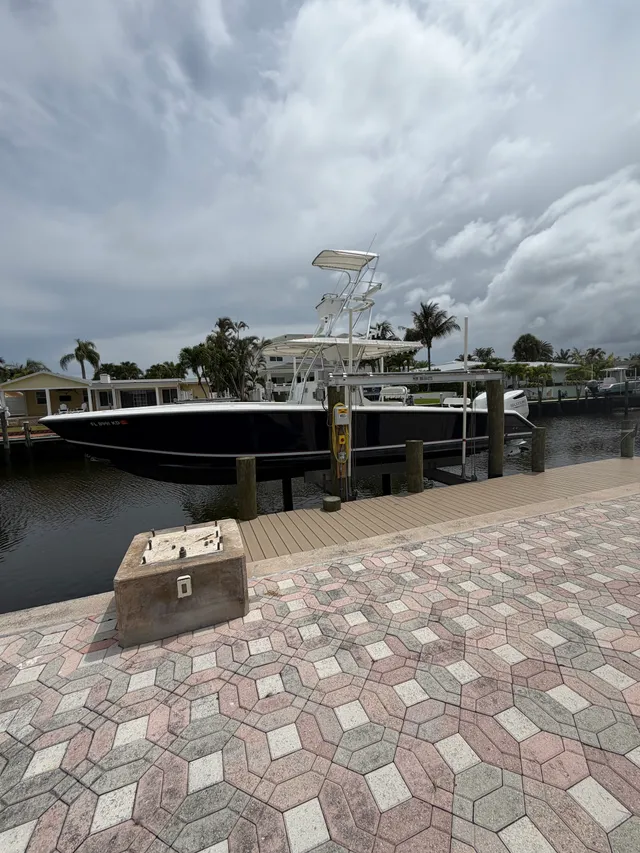 Rent a VENTURE MARINE center console in North Palm Beach, FL near me