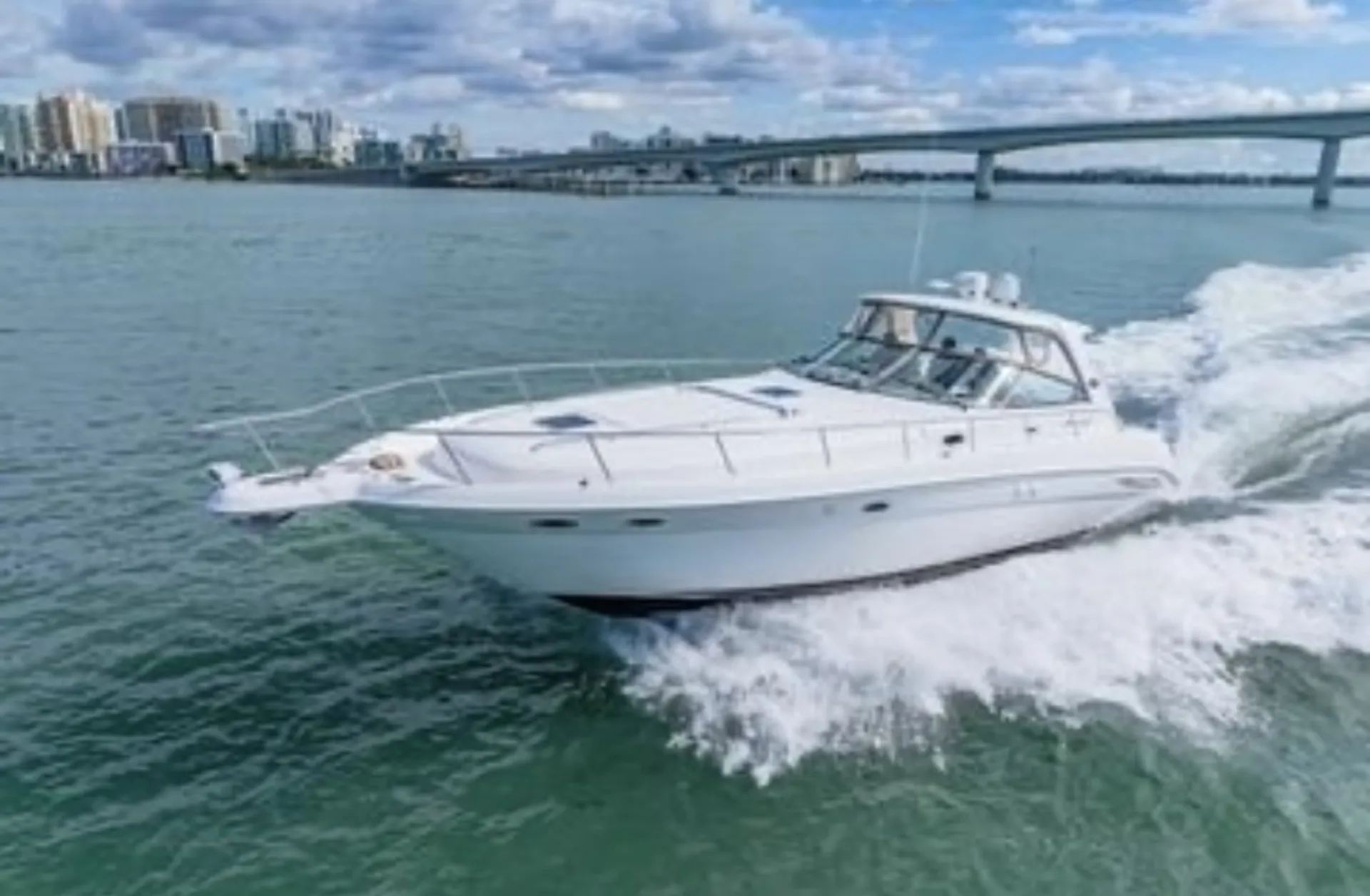 Sea Ray Boats 550 Sundancer in North Bay Village, FL — photo 2