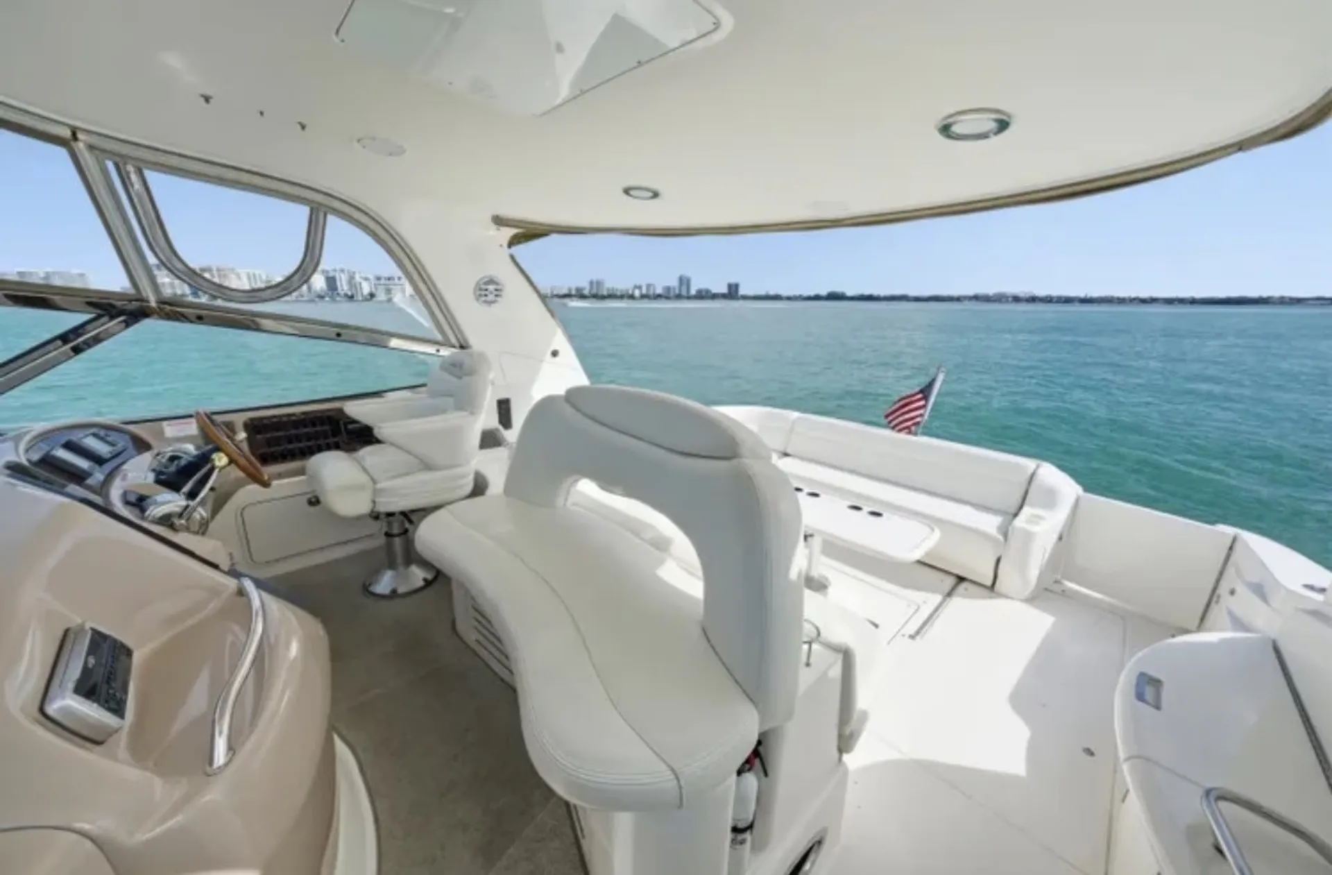 Sea Ray Boats 550 Sundancer in North Bay Village, FL — photo 10