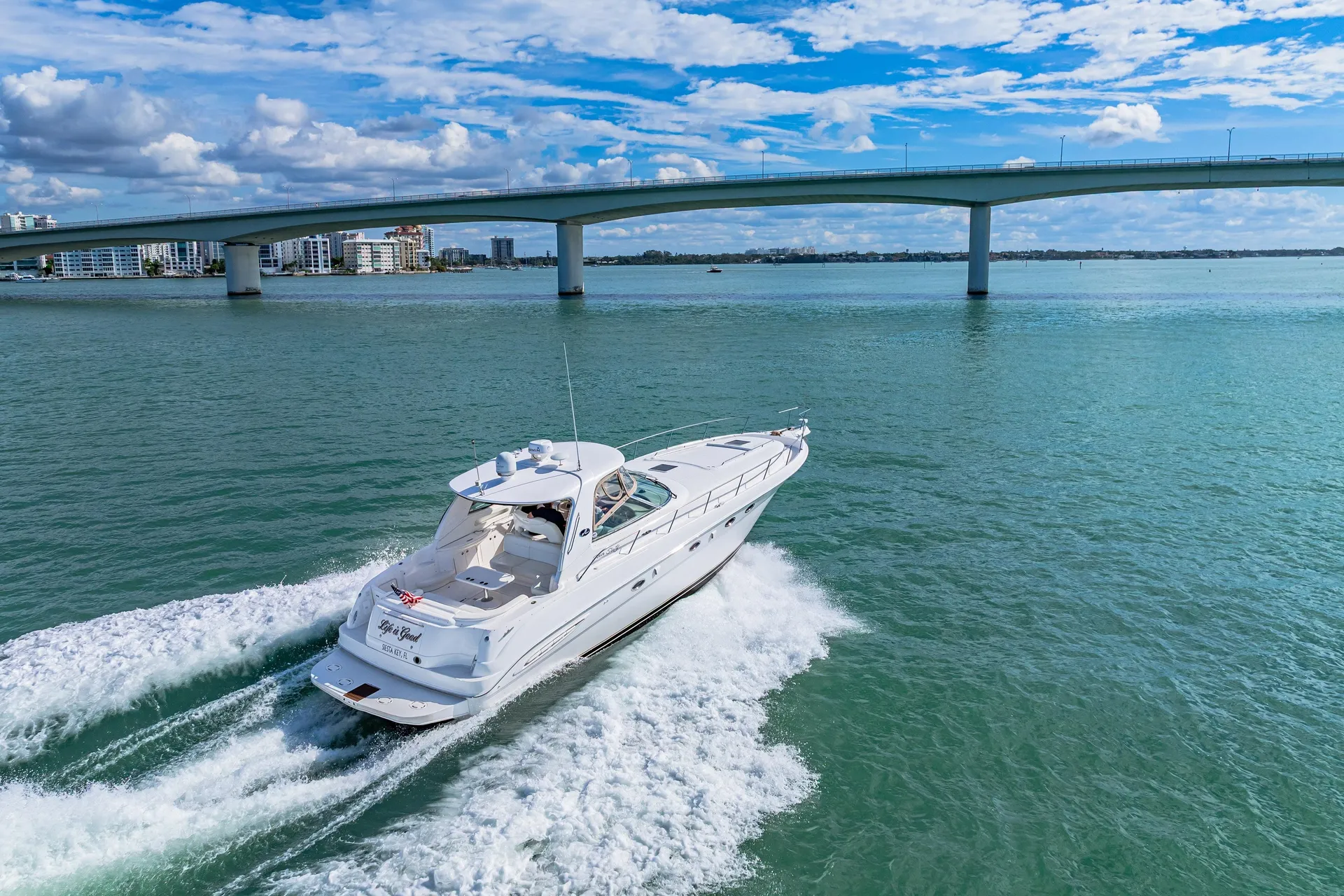Sea Ray Boats 550 Sundancer in North Bay Village, FL