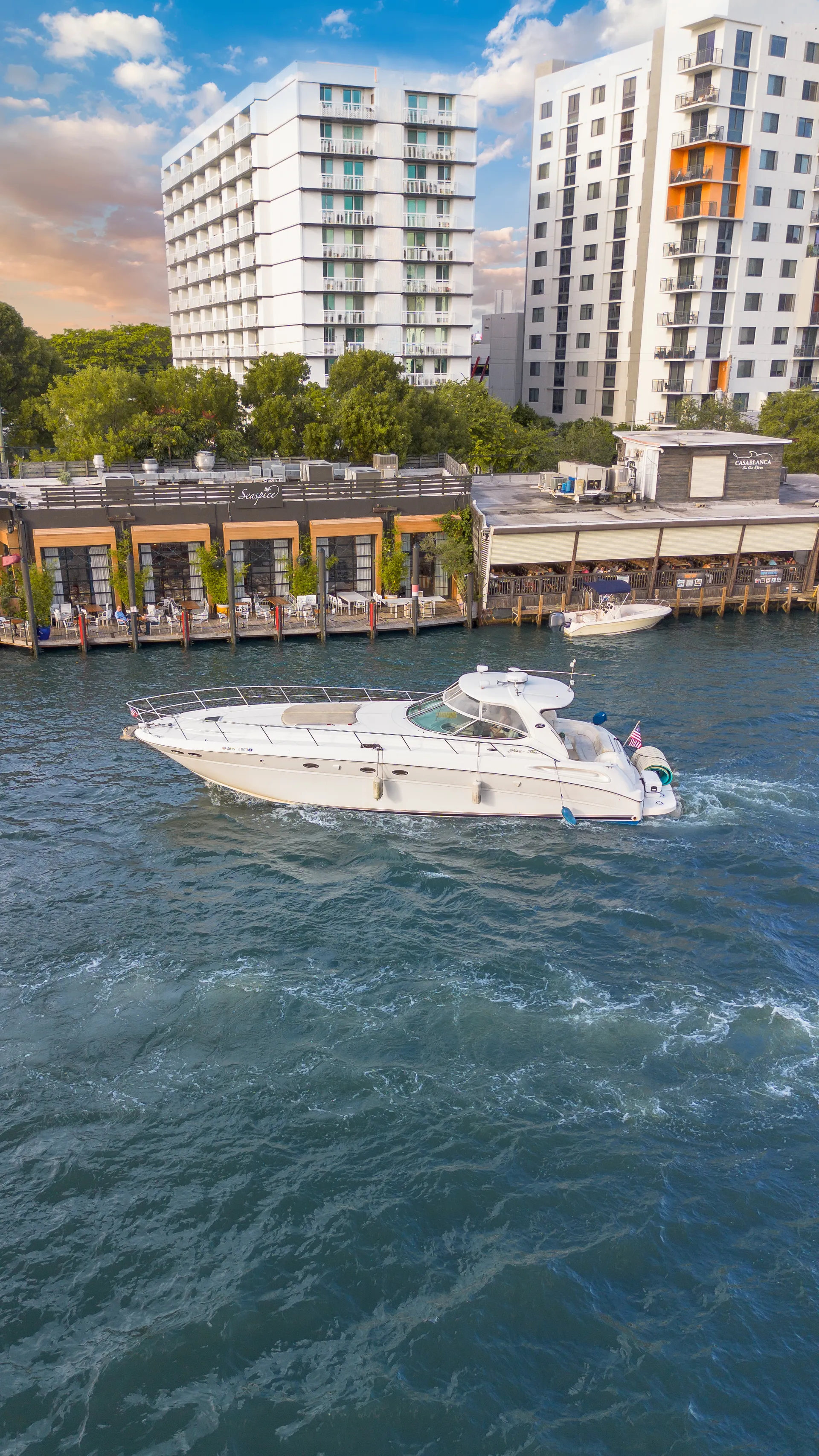 SEA RAY BOATS 540 SUNDANCER (ZEUS DRIVE) in Miami, FL — photo 3
