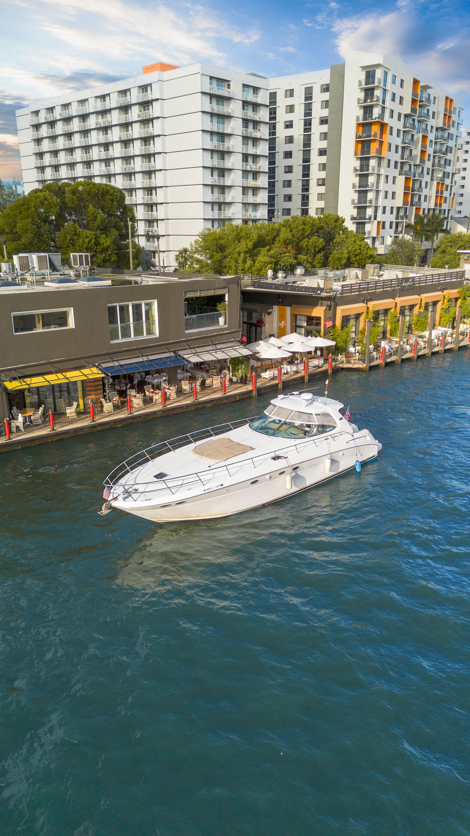 SEA RAY BOATS 540 SUNDANCER (ZEUS DRIVE) in Miami, FL — photo 4