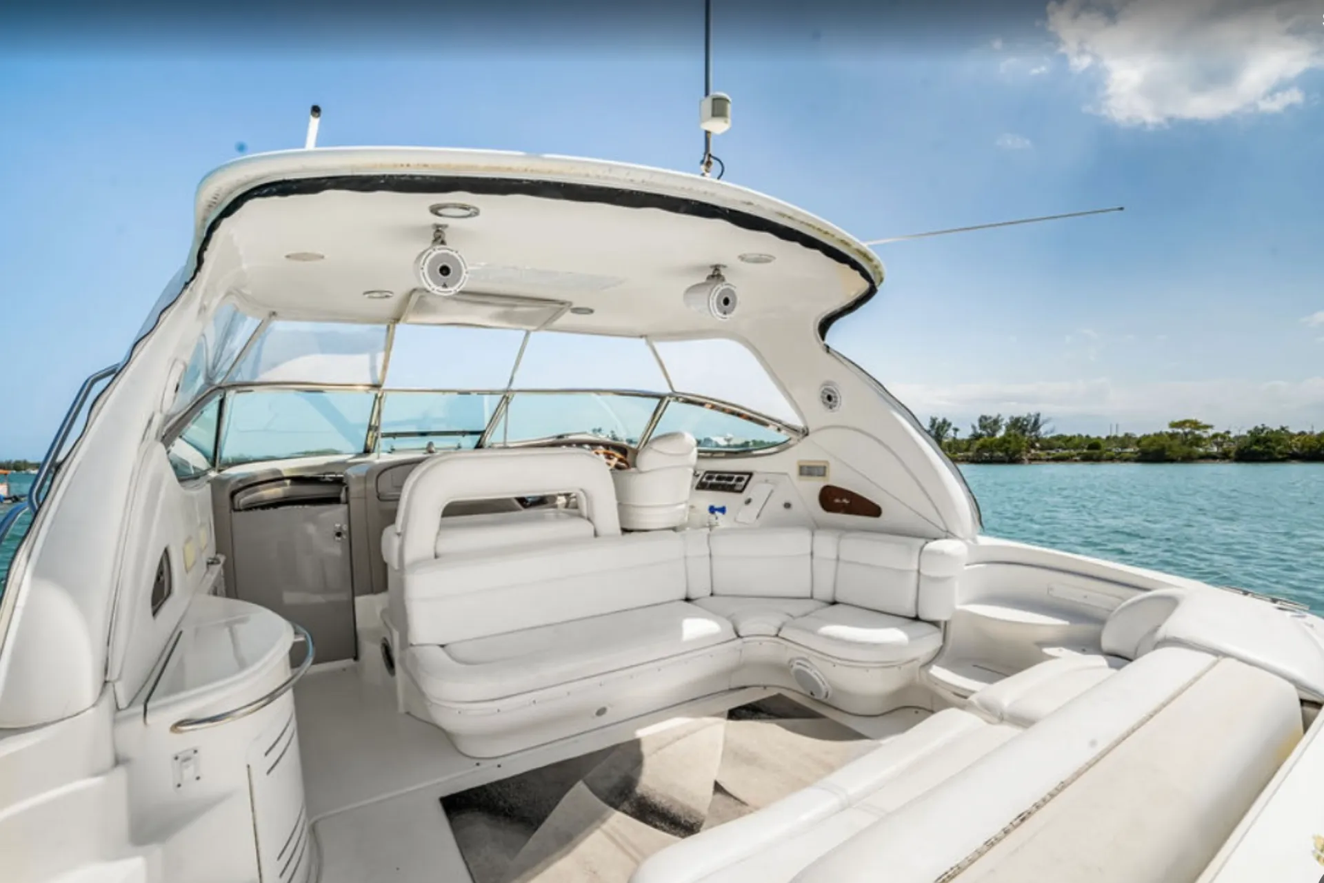 SEA RAY BOATS 540 SUNDANCER (ZEUS DRIVE) in Miami, FL — photo 8