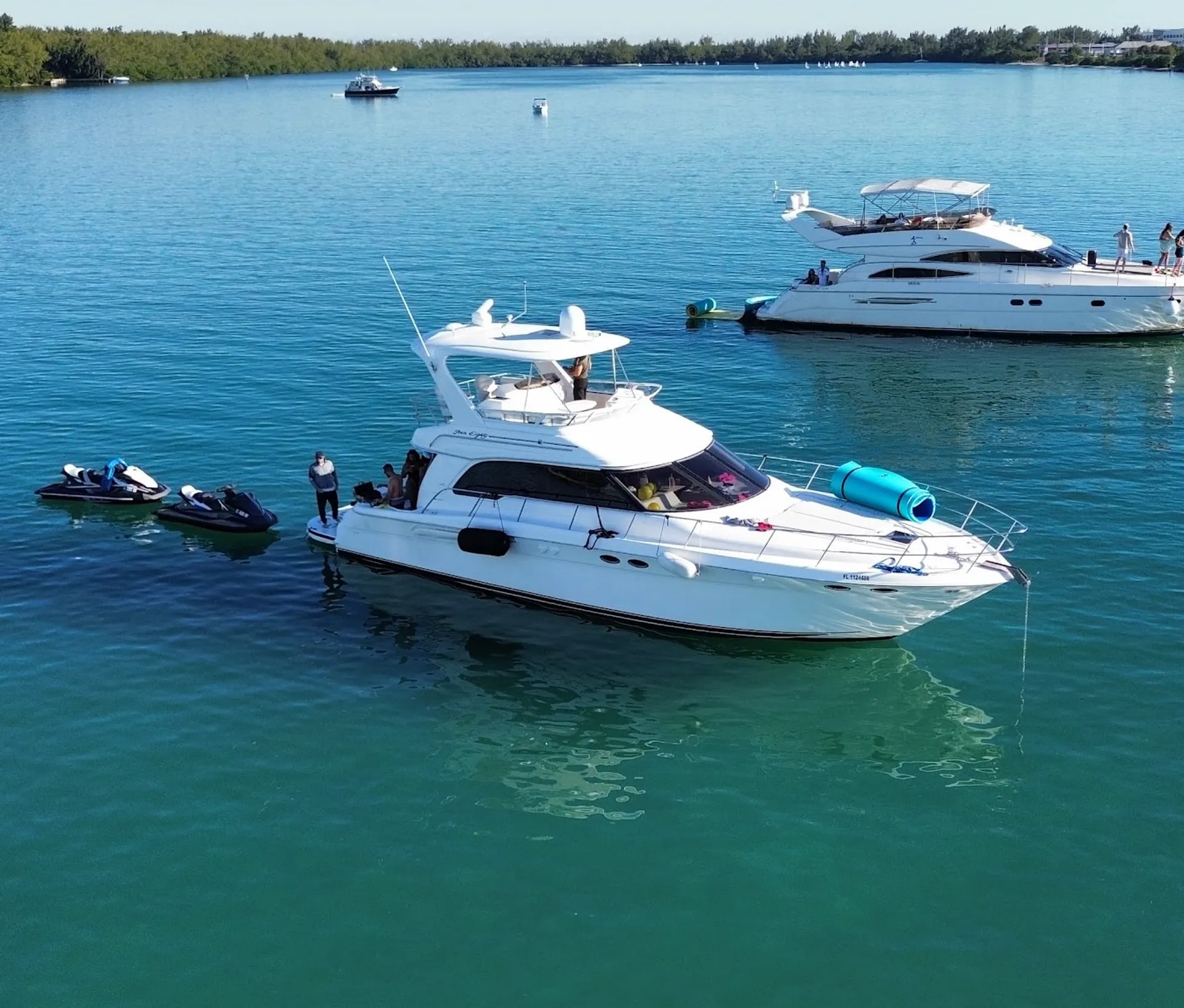 Sea Ray Boats FLYBRIDGE in Miami, FL