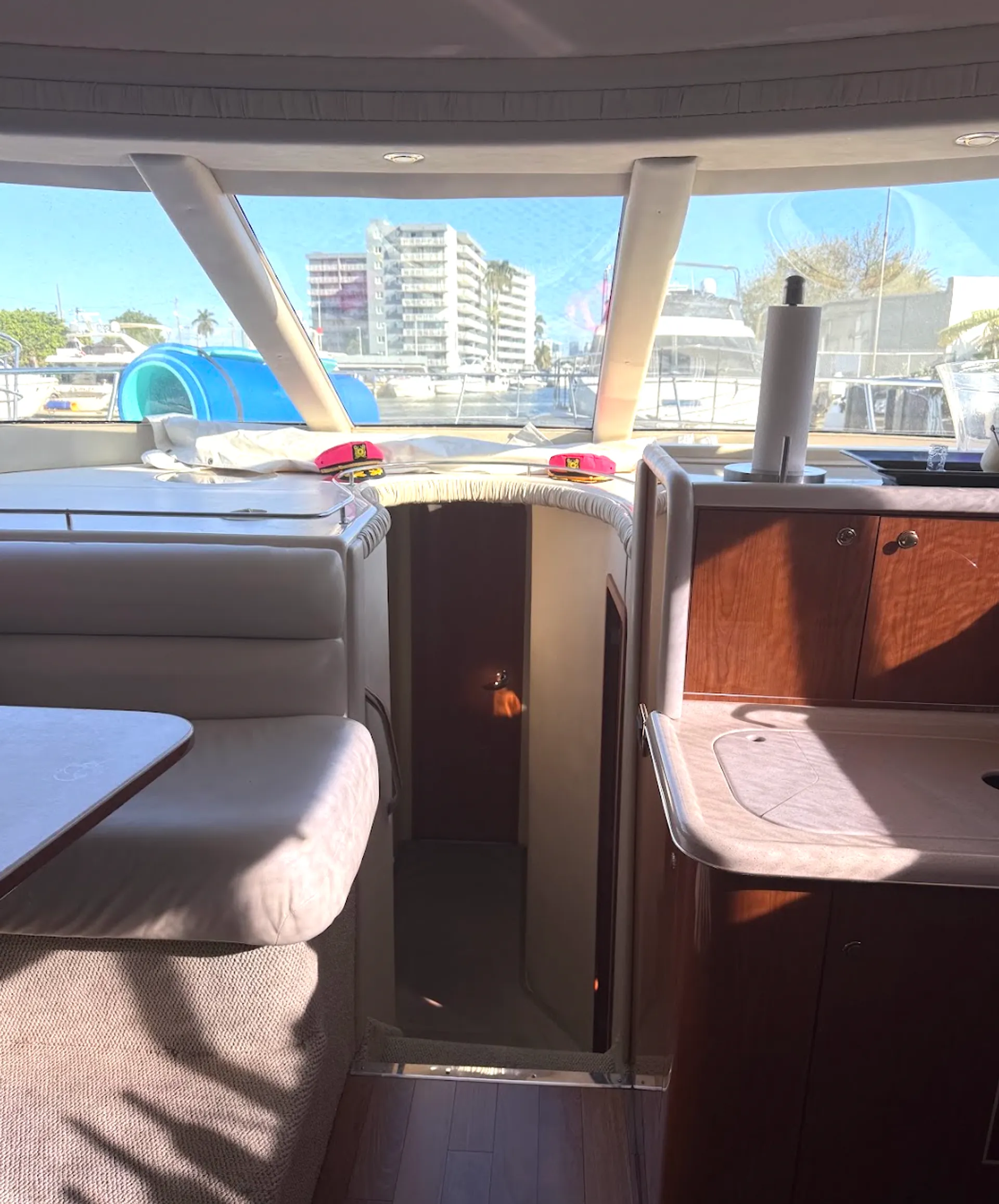 Sea Ray Boats FLYBRIDGE in Miami, FL — photo 8