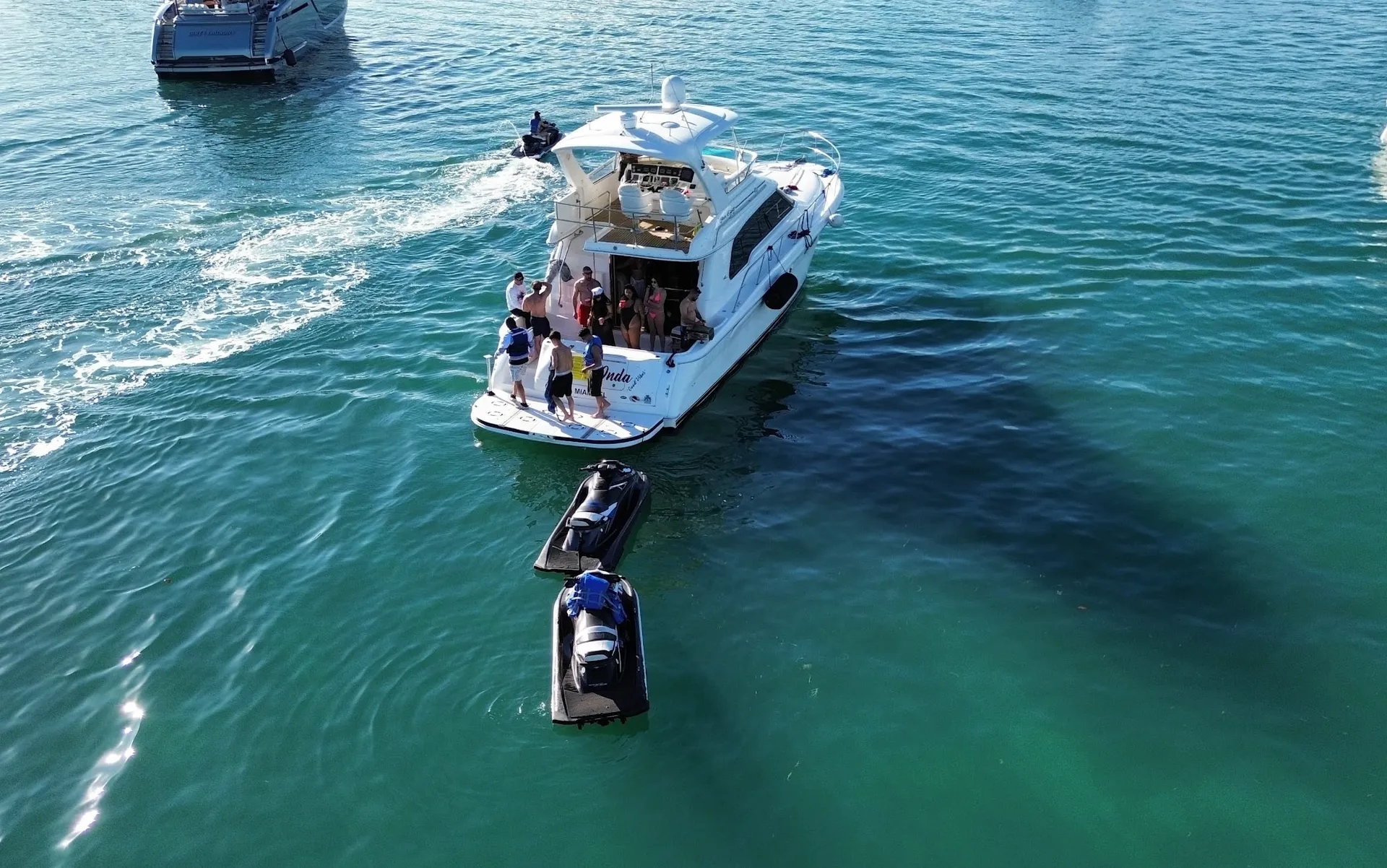 Sea Ray Boats FLYBRIDGE in Miami, FL — photo 7