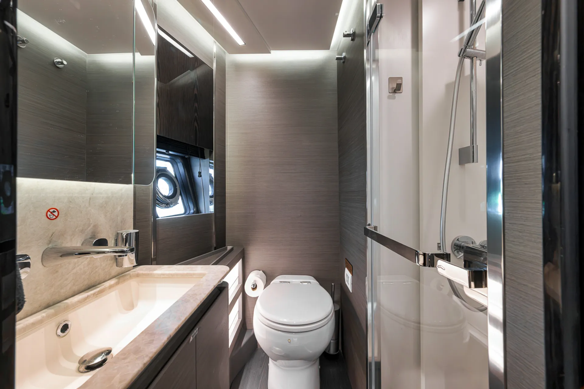 Enjoy Miami In Luxury 80ft Azimut S8 Mega Yacht
