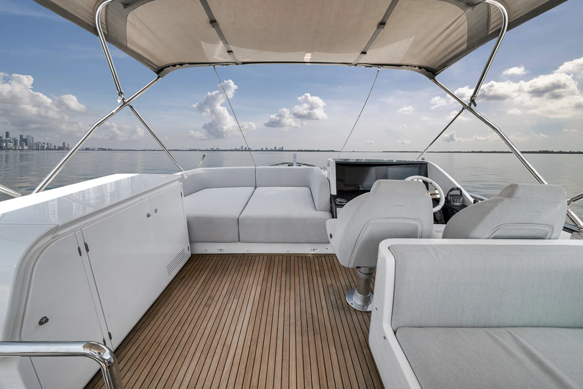 Enjoy Miami In Luxury 80ft Azimut S8 Mega Yacht