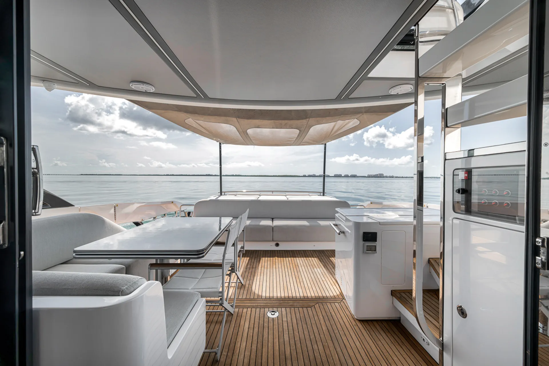 Enjoy Miami In Luxury 80ft Azimut S8 Mega Yacht