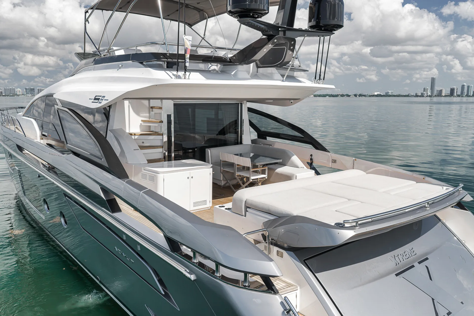 Enjoy Miami In Luxury 80ft Azimut S8 Mega Yacht