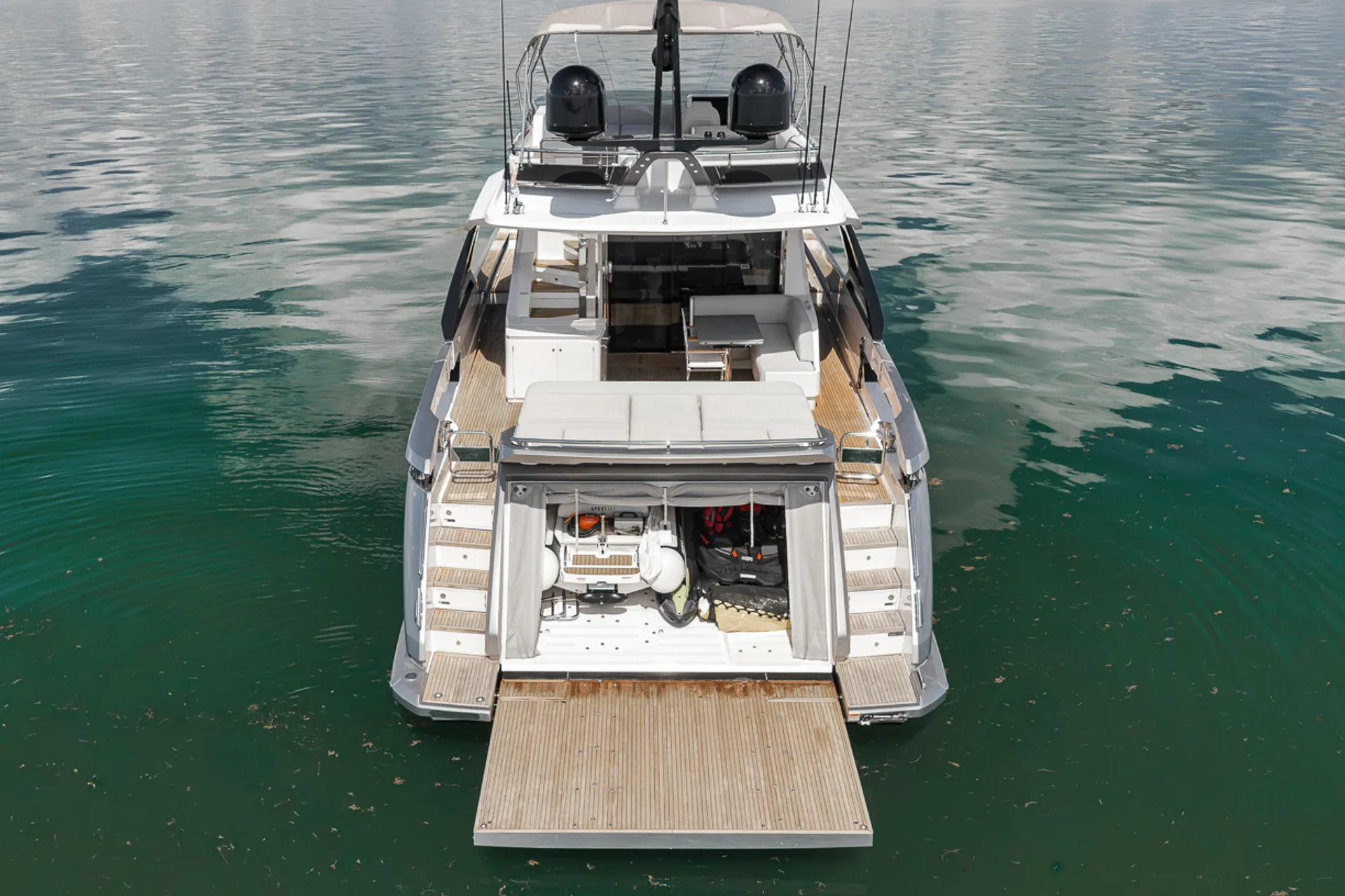 Enjoy Miami In Luxury 80ft Azimut S8 Mega Yacht