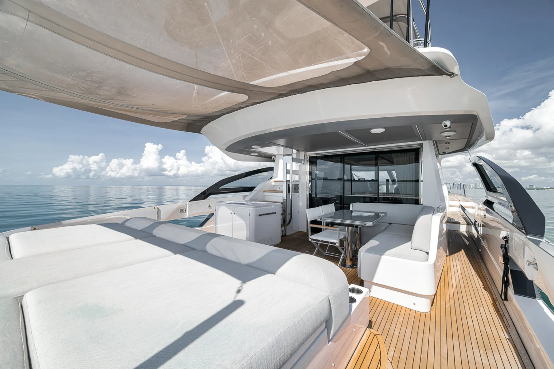 Enjoy Miami In Luxury 80ft Azimut S8 Mega Yacht