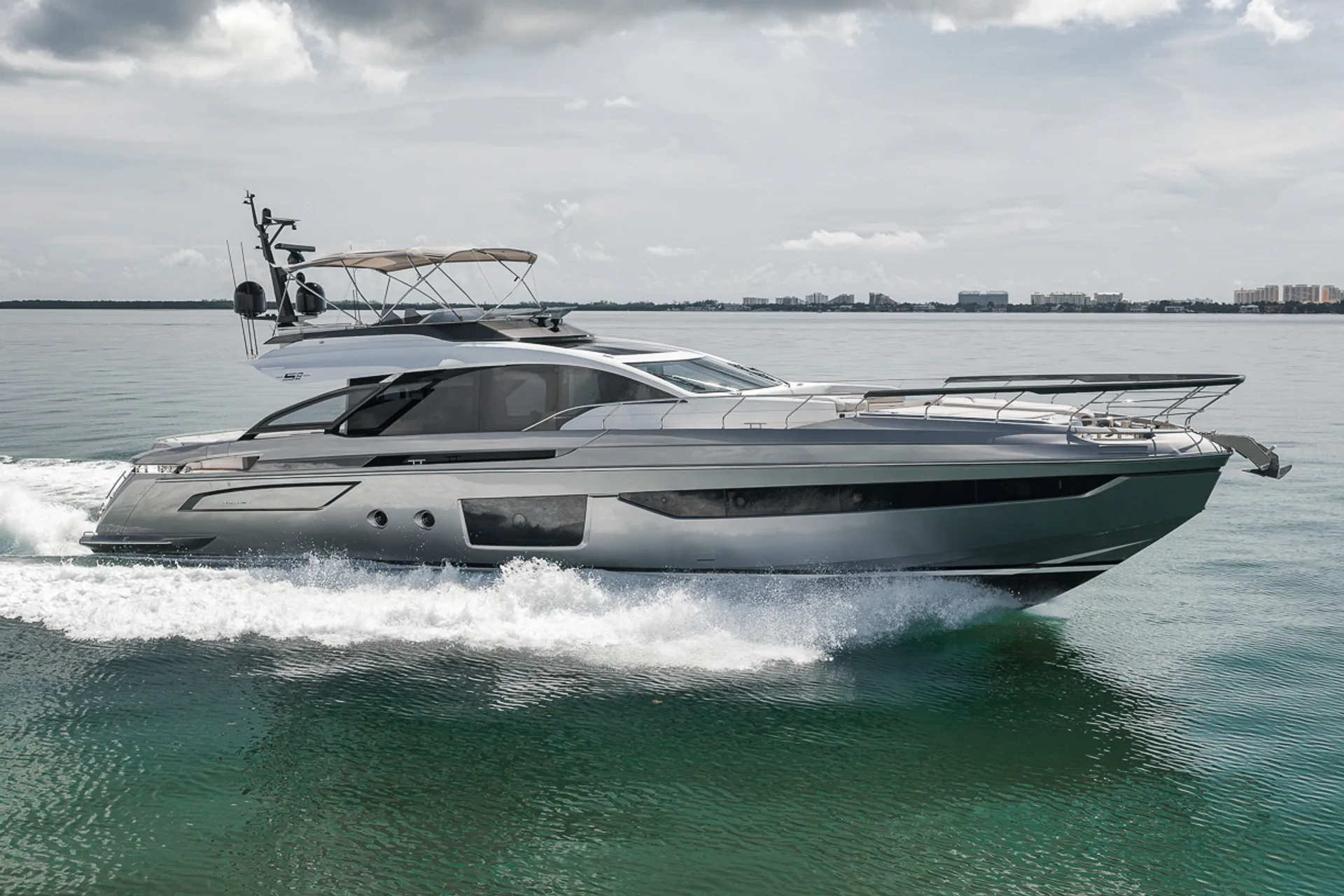 Enjoy Miami In Luxury 80ft Azimut S8 Mega Yacht