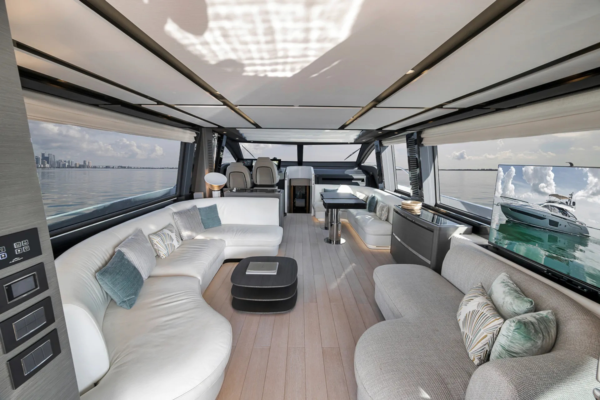 Enjoy Miami In Luxury 80ft Azimut S8 Mega Yacht