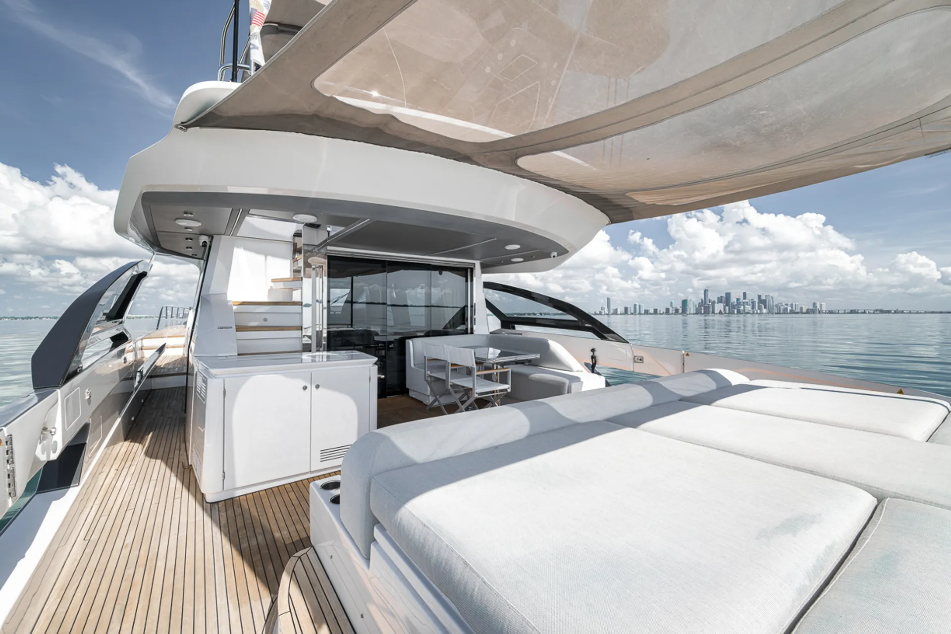 Enjoy Miami In Luxury 80ft Azimut S8 Mega Yacht