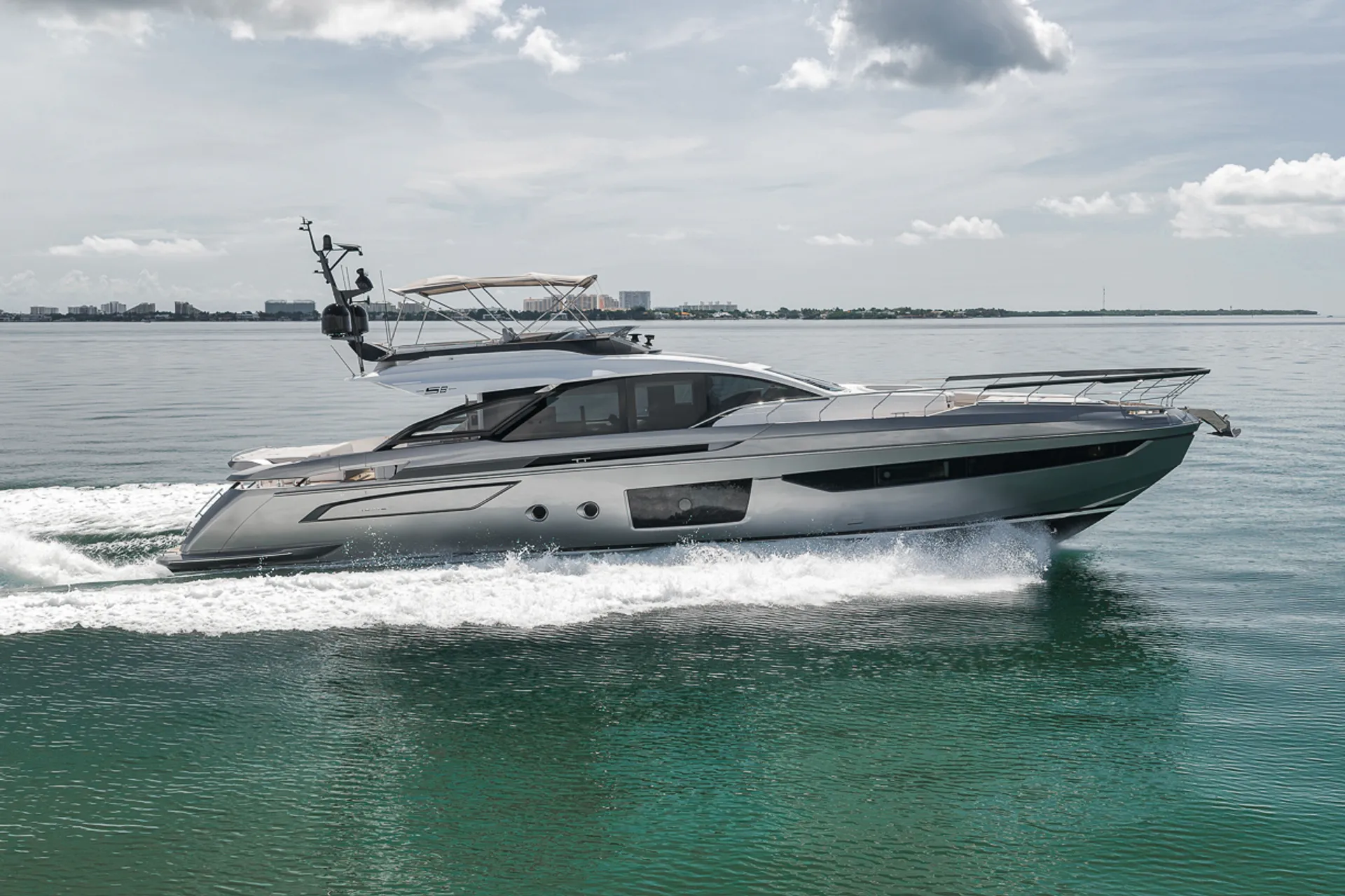 Enjoy Miami In Luxury 80ft Azimut S8 Mega Yacht
