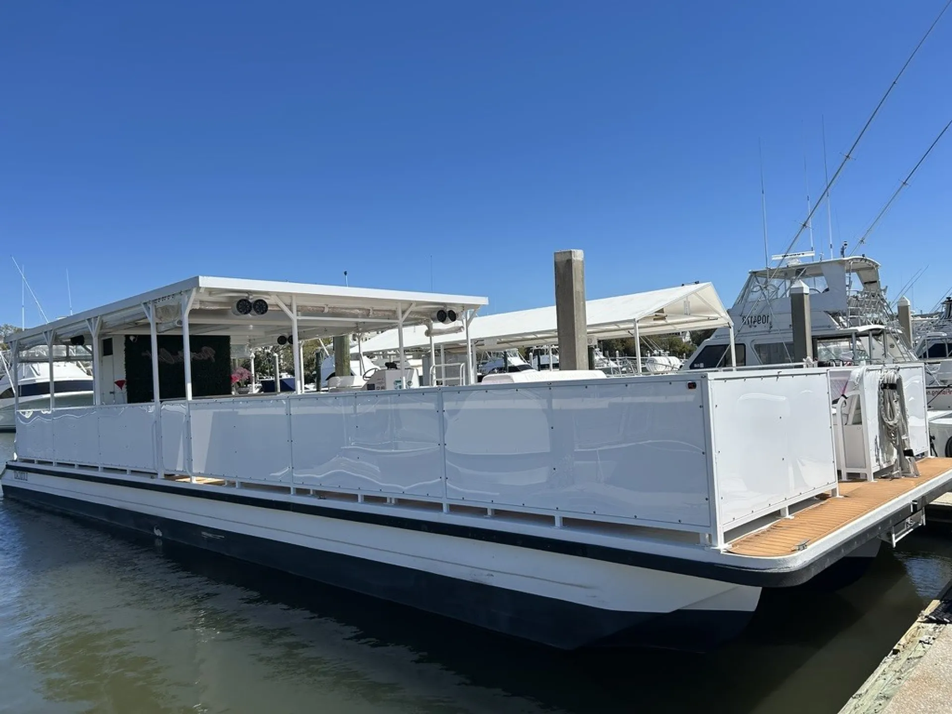 Fiesta Marine  Sightseer 30 in Charleston, SC