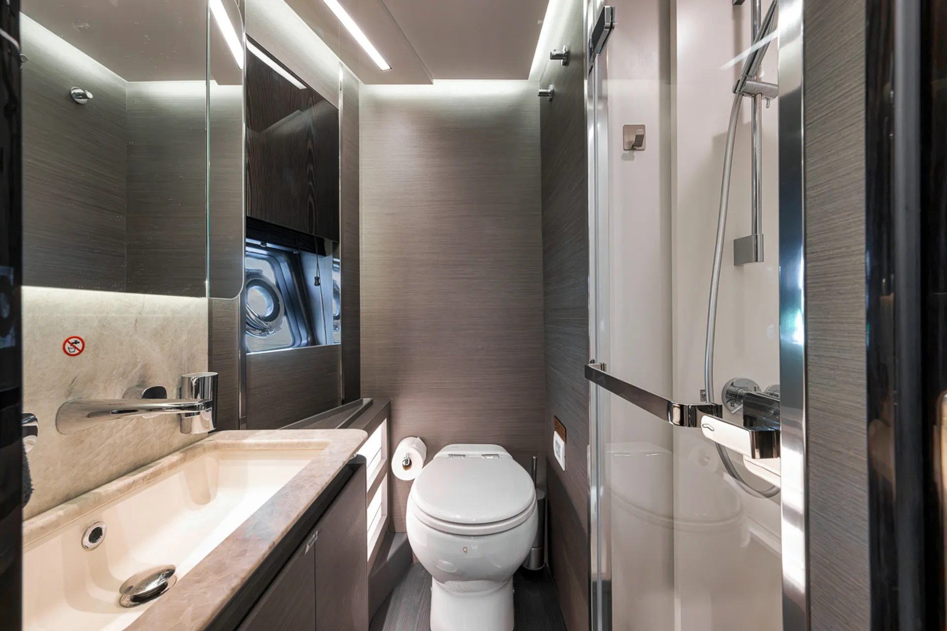 Enjoy Miami In Luxury 80ft Azimut S8 Mega Yacht