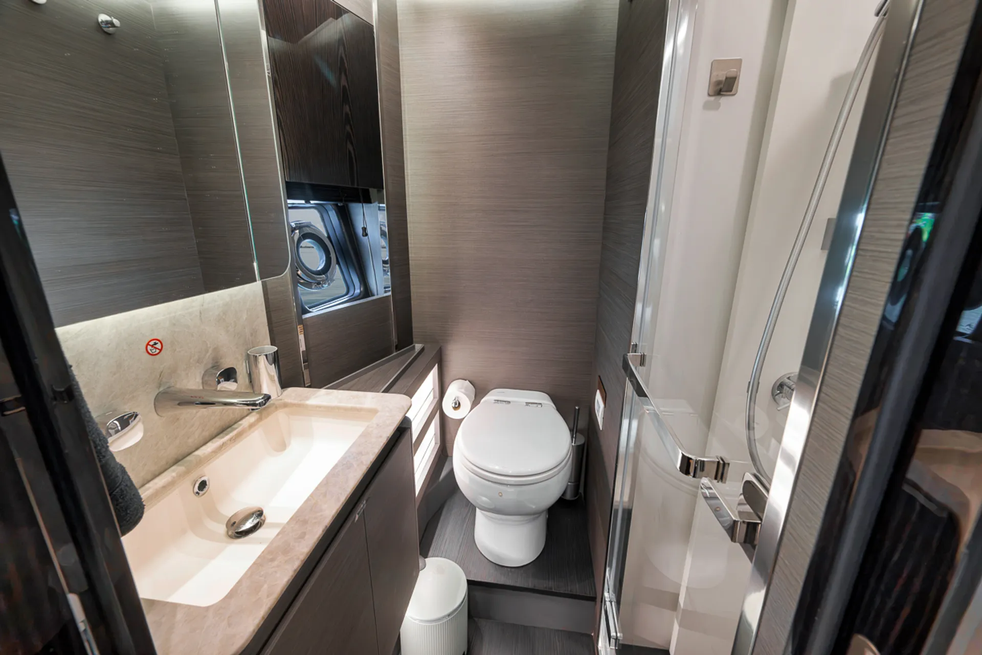 Enjoy Miami In Luxury 80ft Azimut S8 Mega Yacht