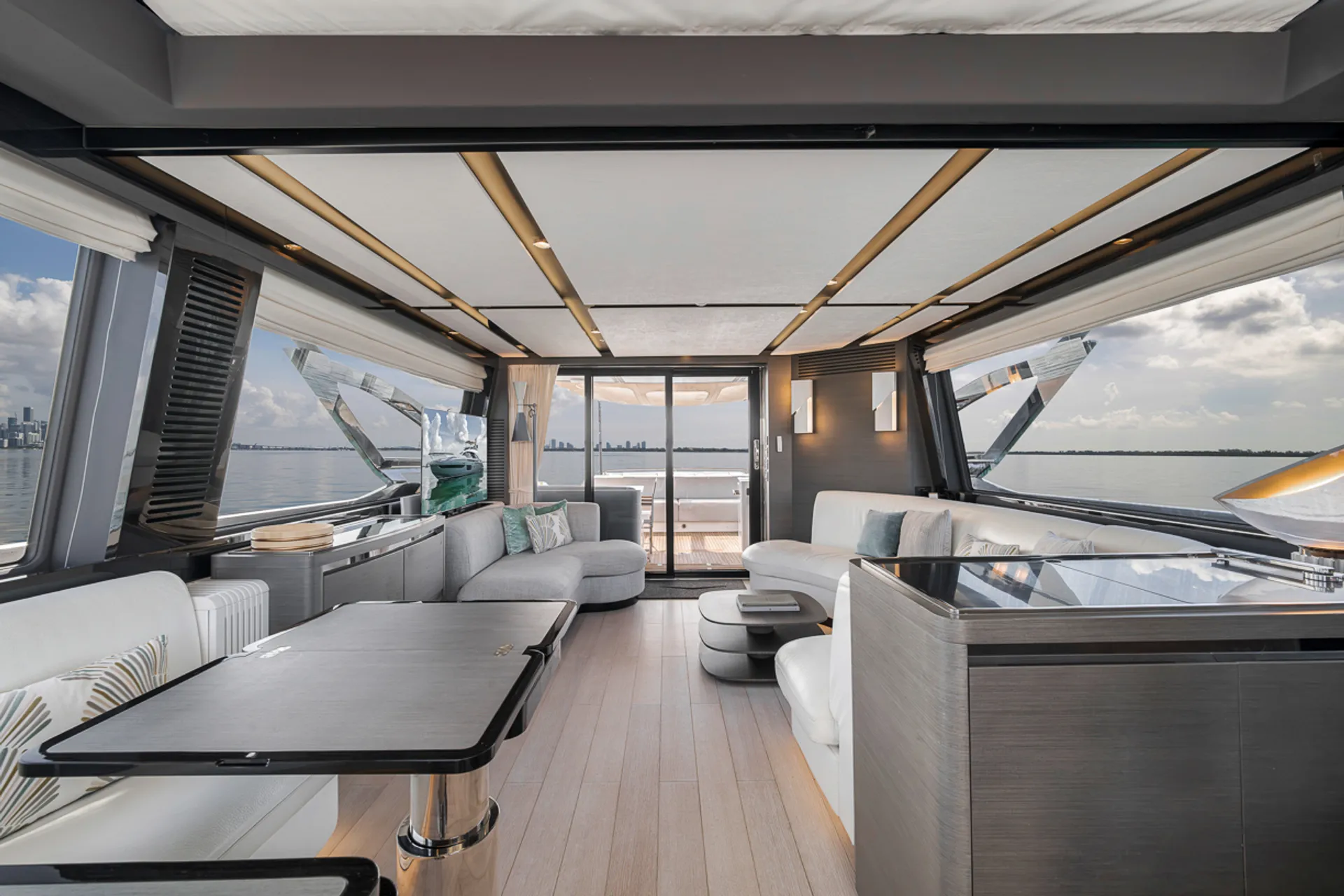 Enjoy Miami In Luxury 80ft Azimut S8 Mega Yacht