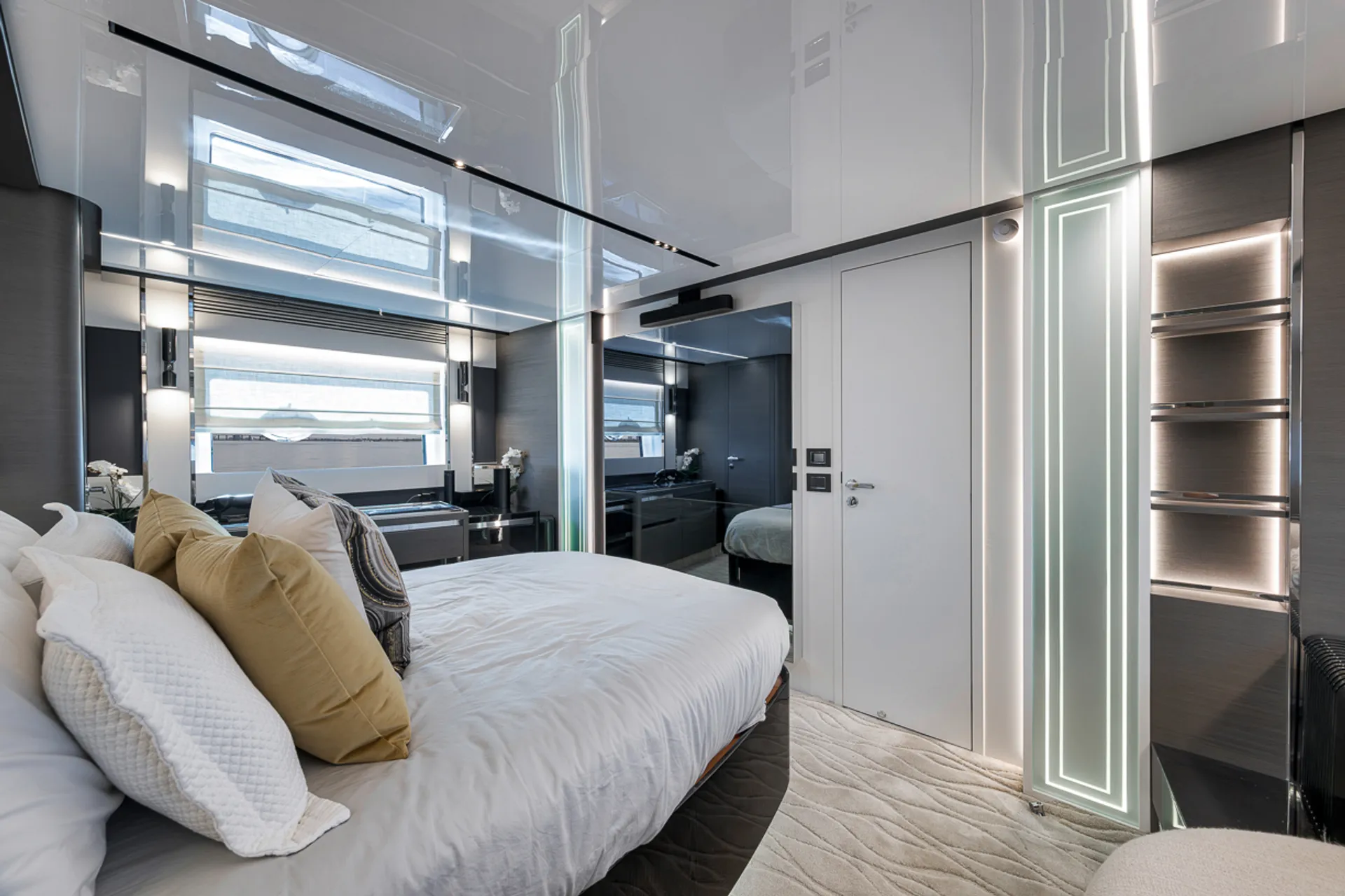 Enjoy Miami In Luxury 80ft Azimut S8 Mega Yacht