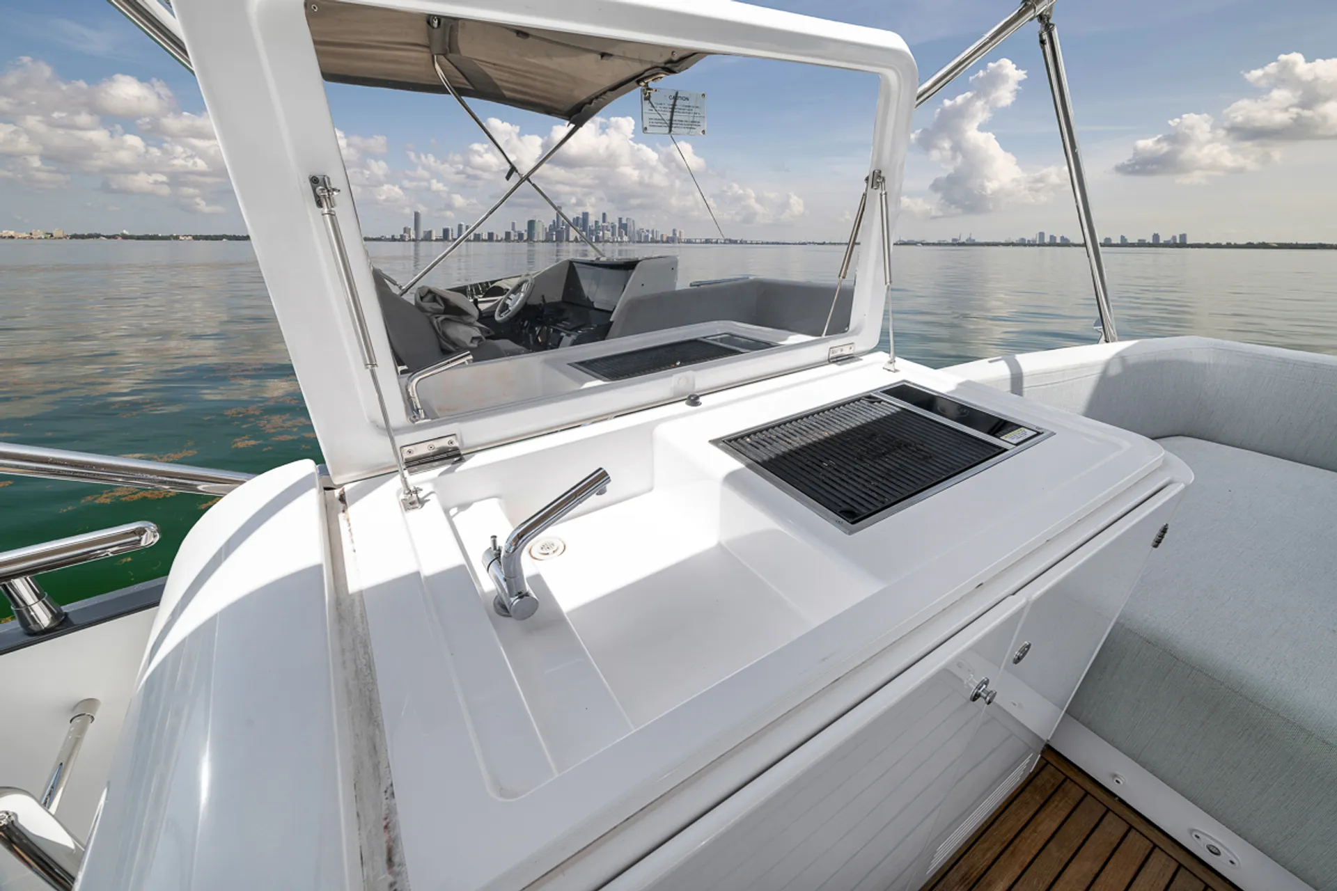 Enjoy Miami In Luxury 80ft Azimut S8 Mega Yacht