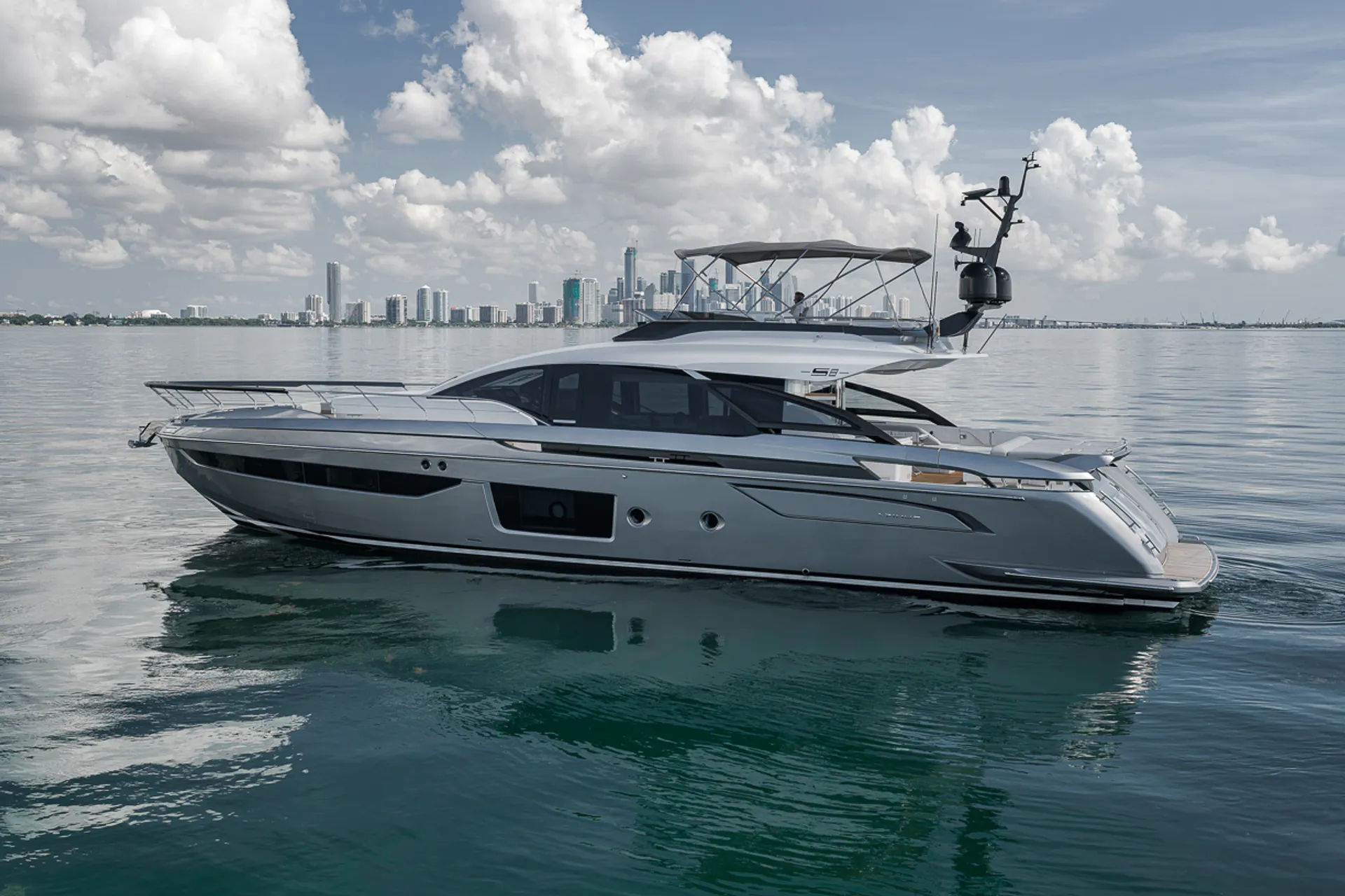 Enjoy Miami In Luxury 80ft Azimut S8 Mega Yacht